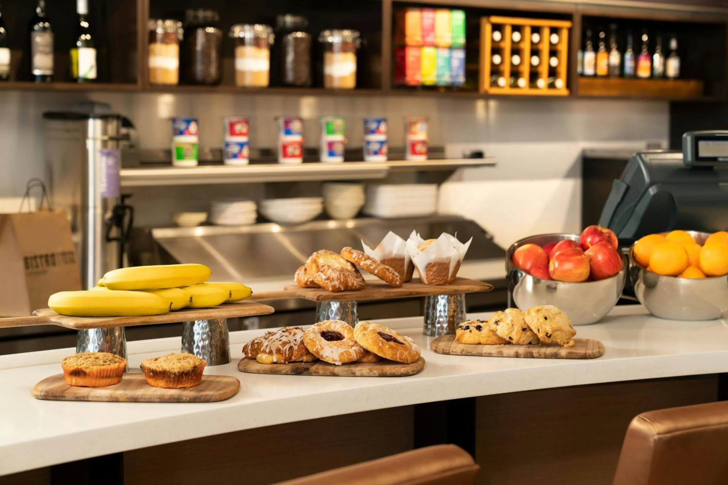 Breakfast in Courtyard by Marriott Scottsdale Salt River