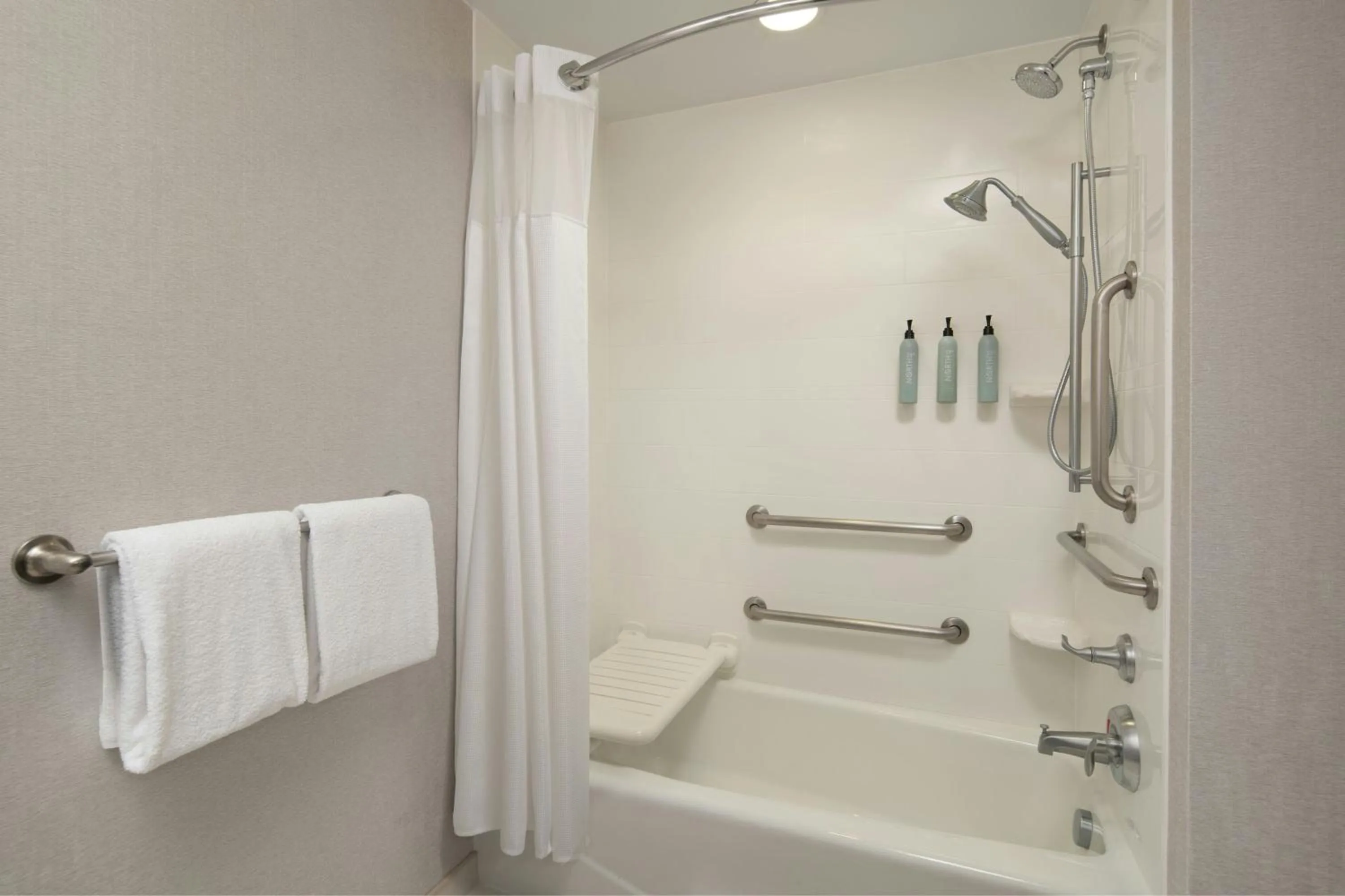 Bathroom in Courtyard by Marriott Scottsdale Salt River