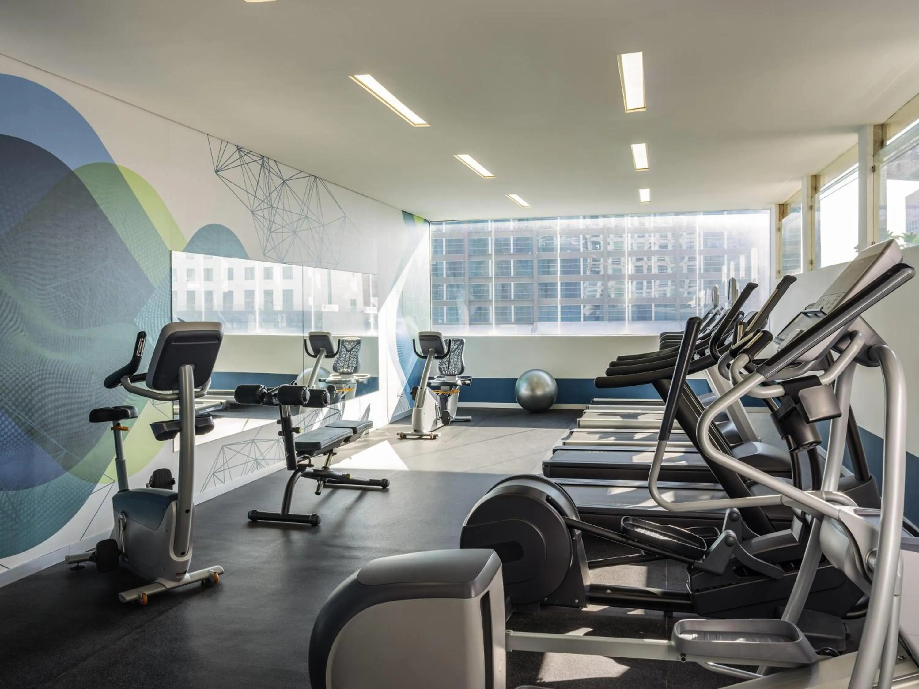 Fitness centre/facilities in The Paragon Hotel Mexico Santa Fe By Accor