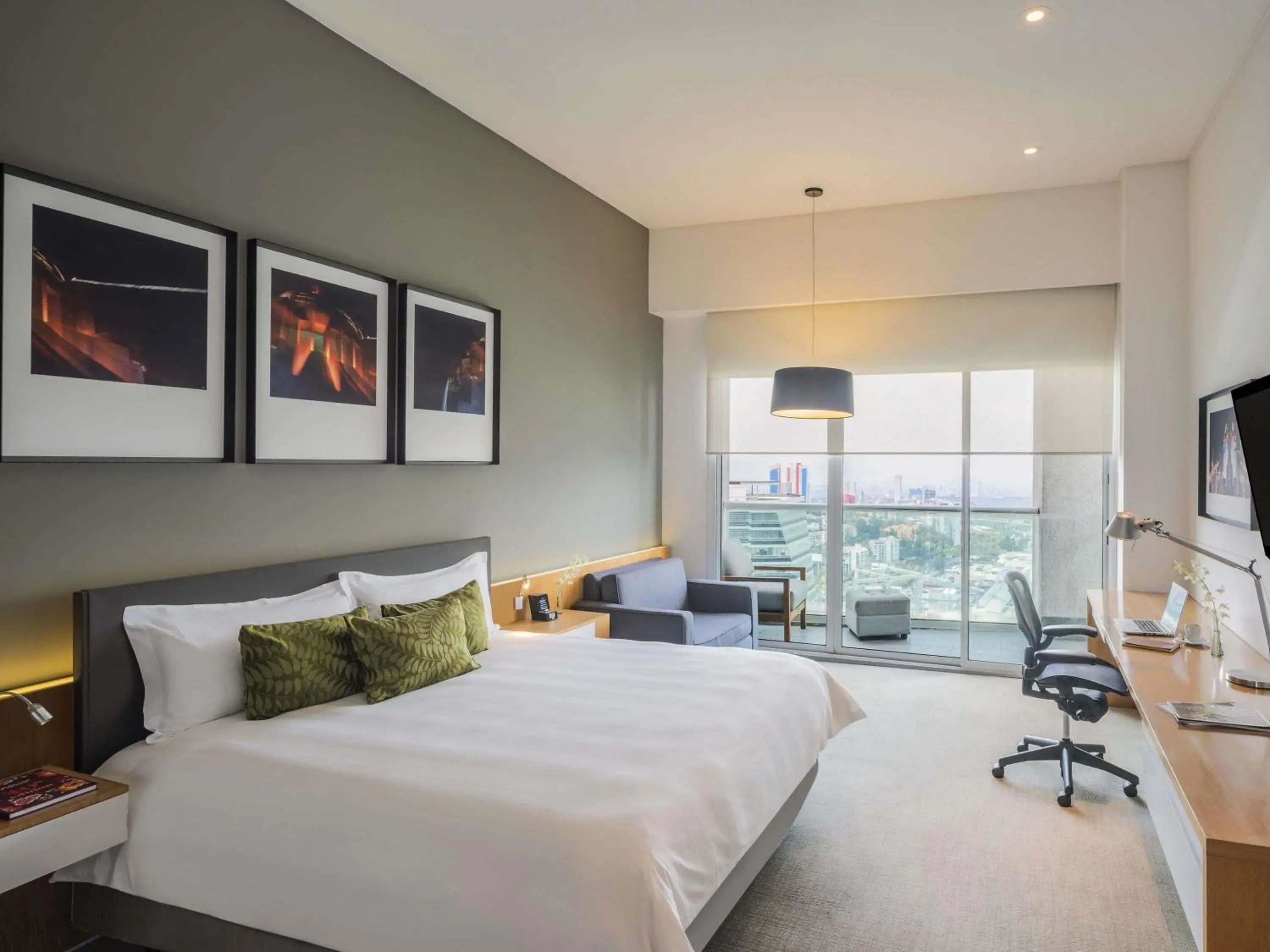 Property building, Bed in The Paragon Hotel Mexico Santa Fe By Accor Property building, Bed in The Paragon Hotel Mexico Santa Fe By Accor