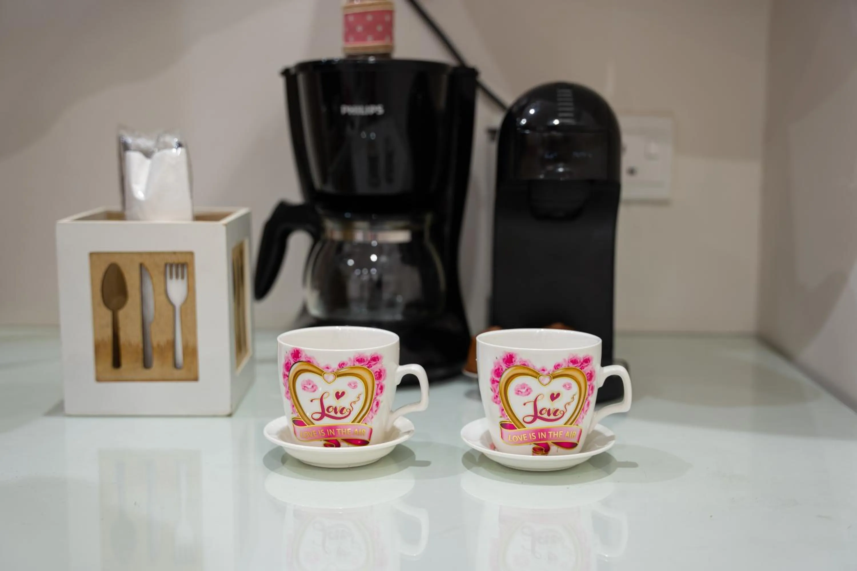 Coffee/tea facilities in Dior Inn serviced apartments