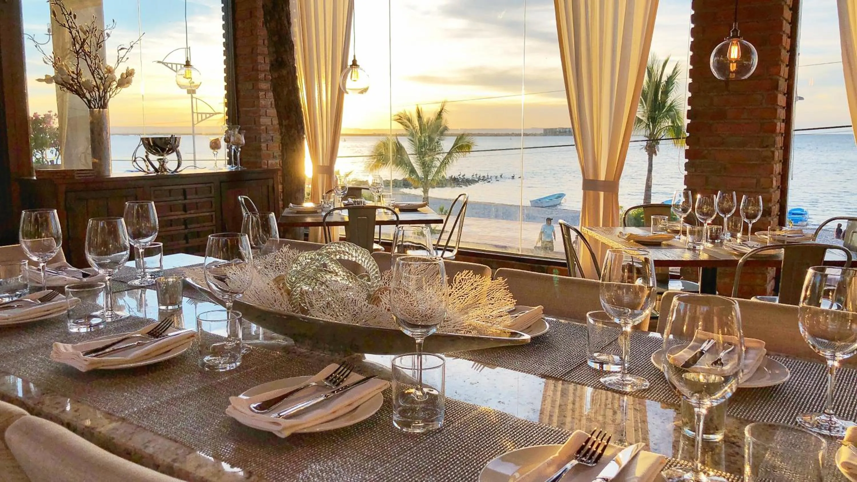 Restaurant/places to eat in Posada de las Flores La Paz