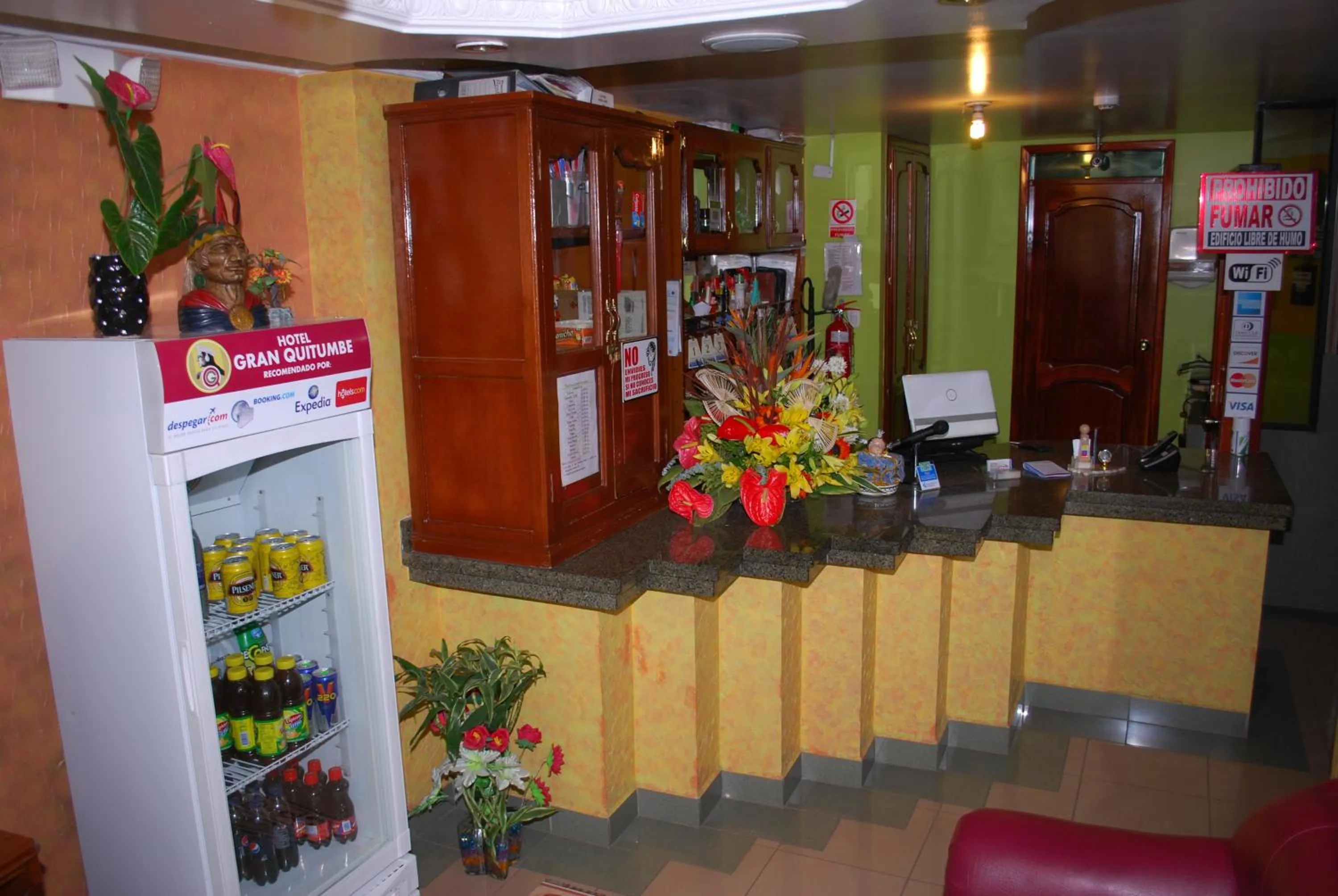 Lounge or bar in Hotel Gran Quitumbe