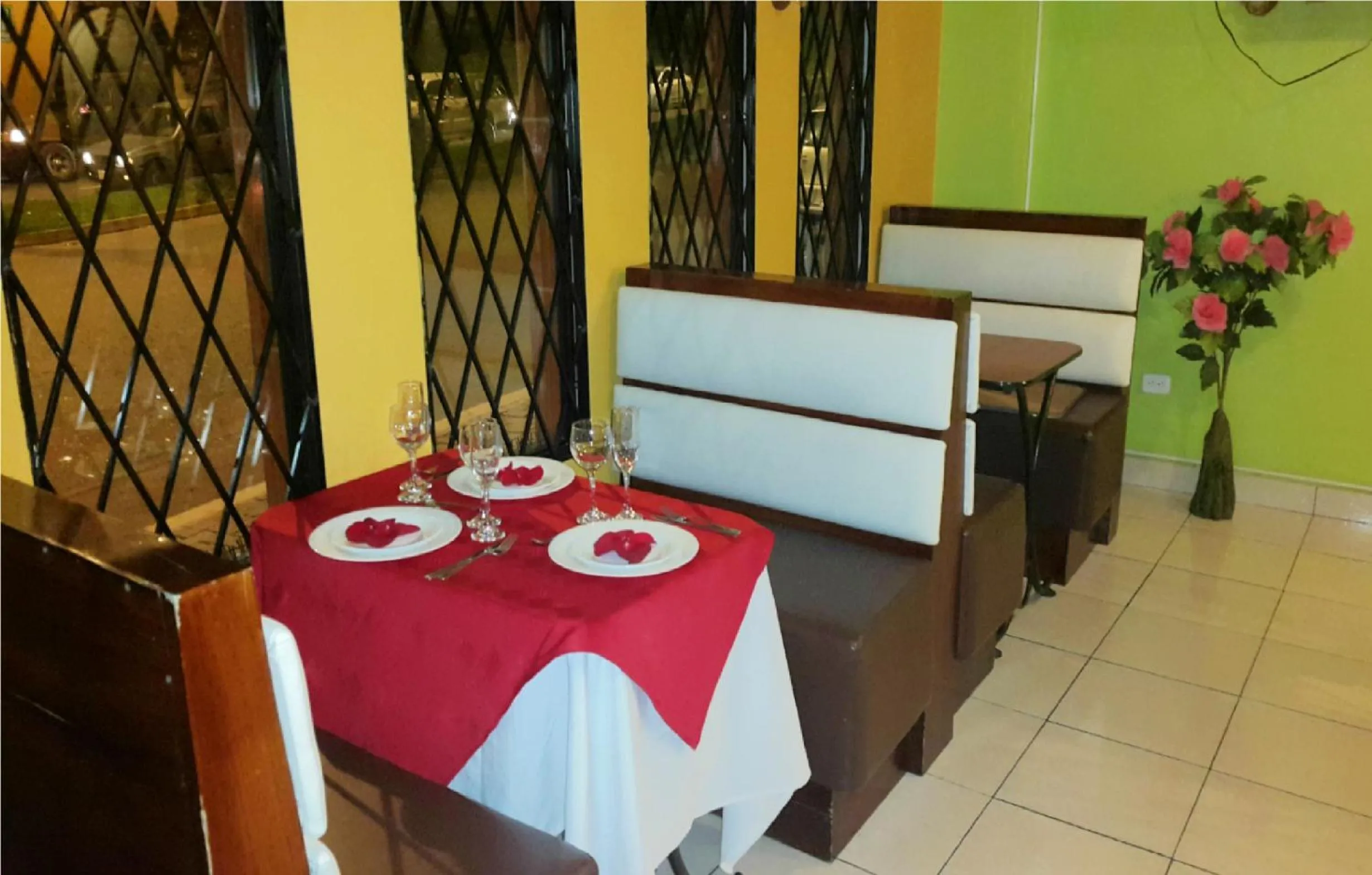 Lounge or bar in Hotel Gran Quitumbe