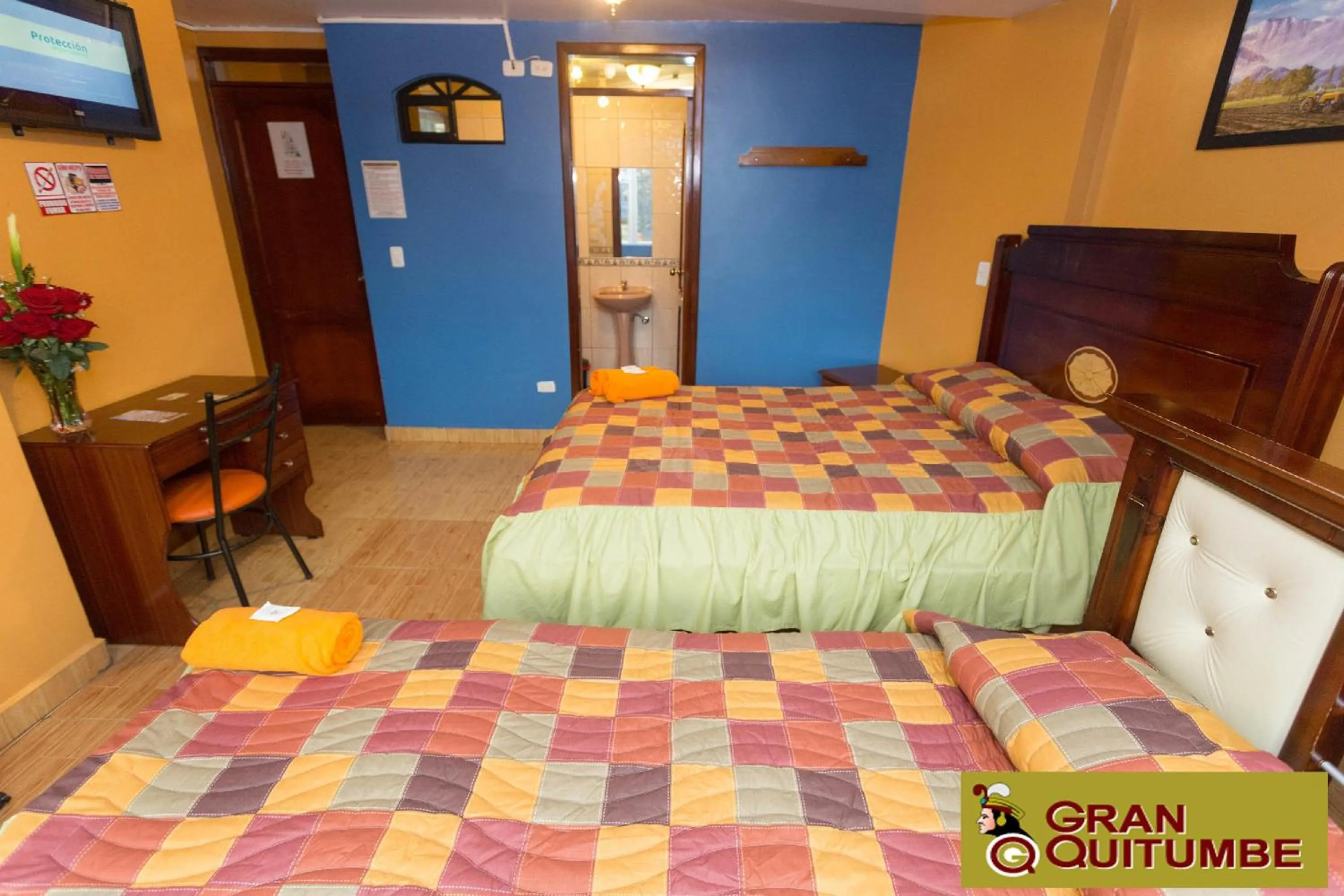 Photo of the whole room, Bed in Hotel Gran Quitumbe