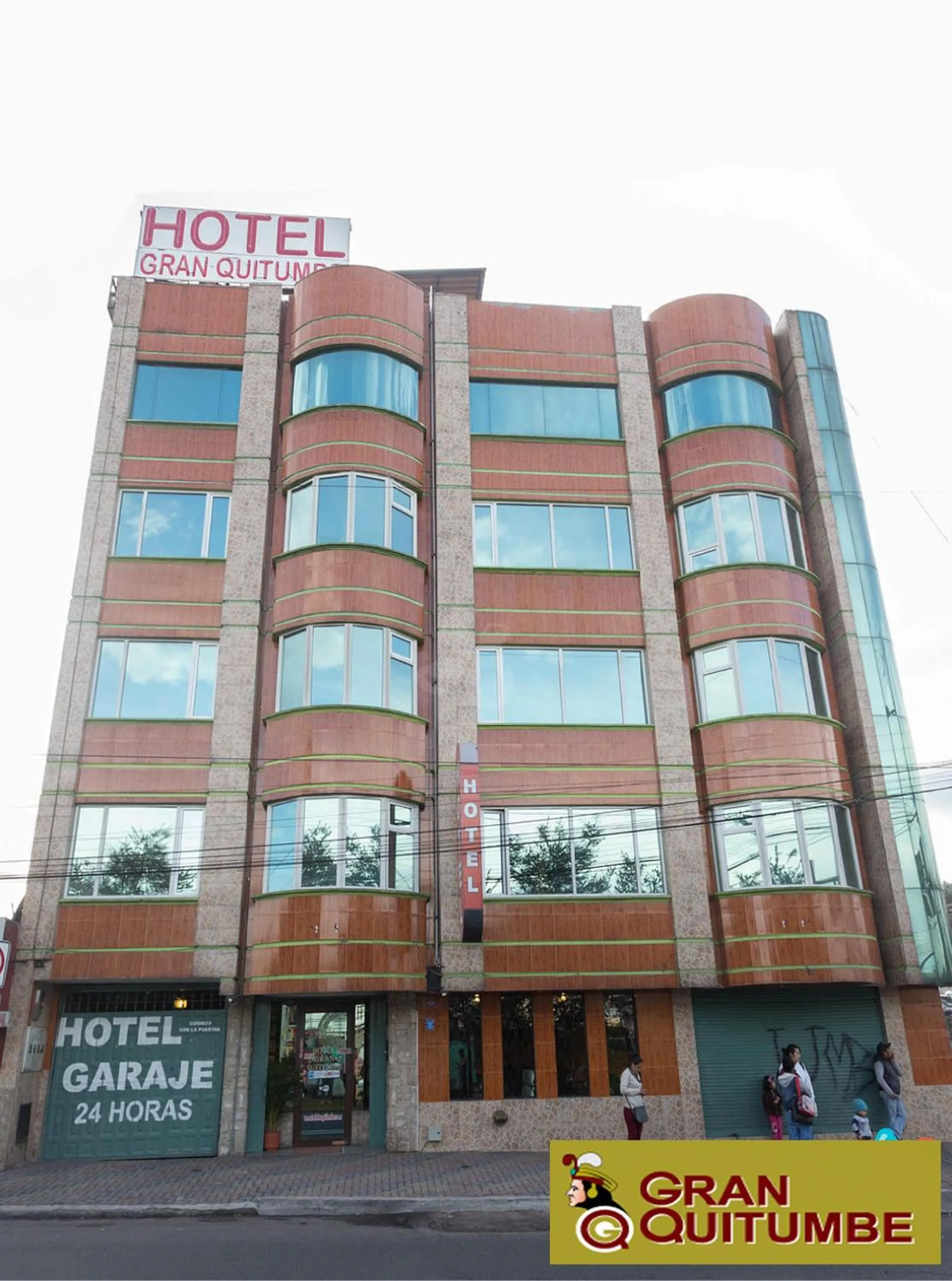 Facade/entrance in Hotel Gran Quitumbe