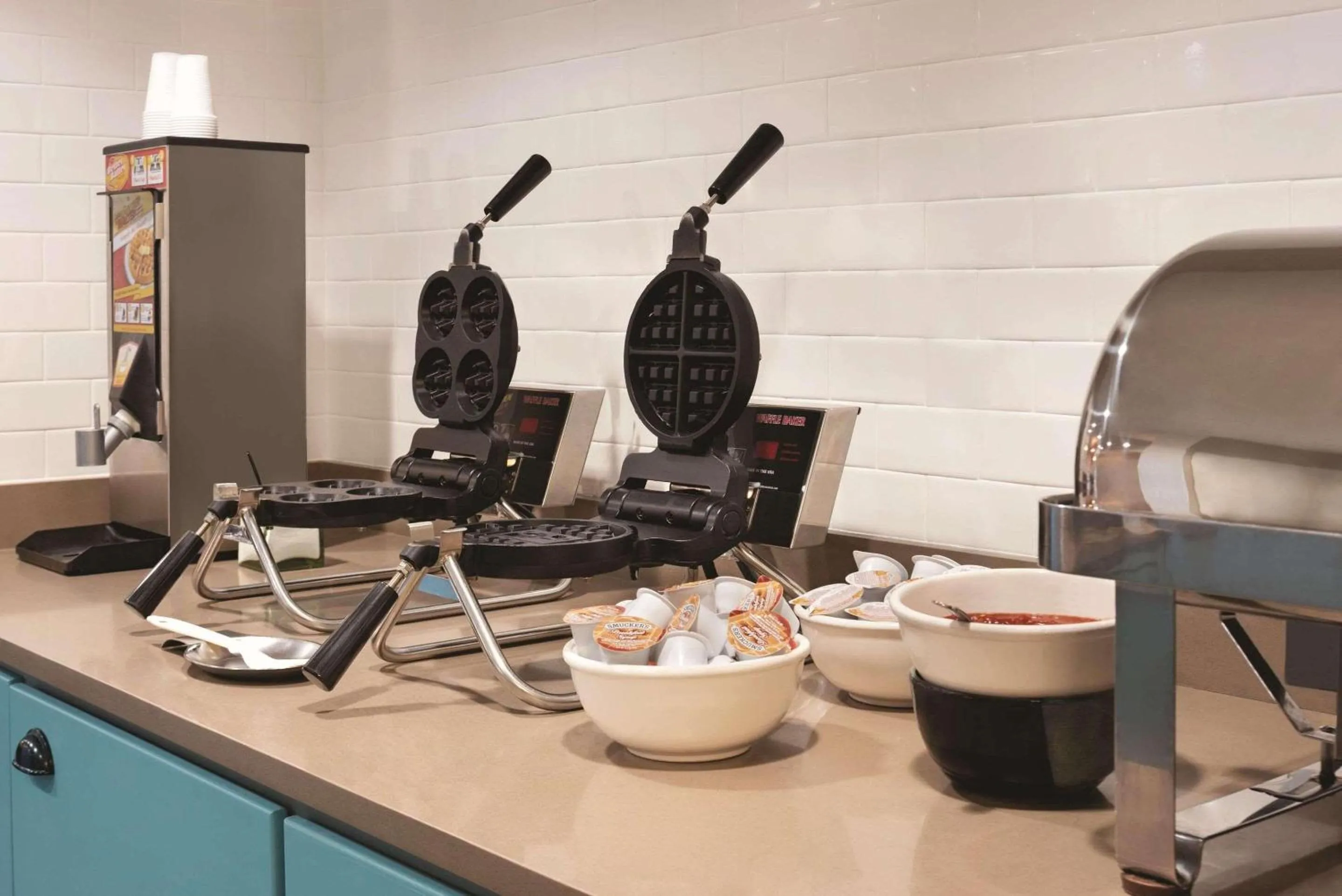 Restaurant/places to eat in Country Inn & Suites by Radisson, Madison Southwest, WI