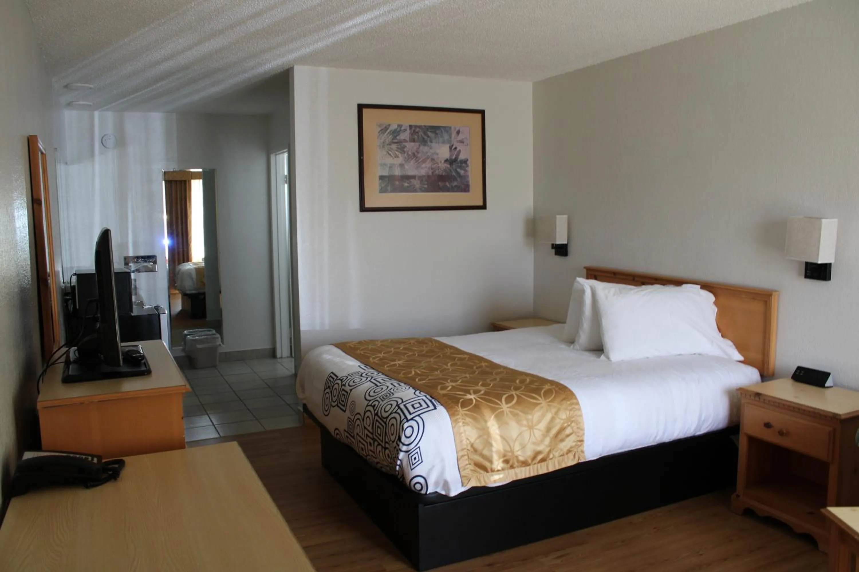 Bed in Pine Tree inn