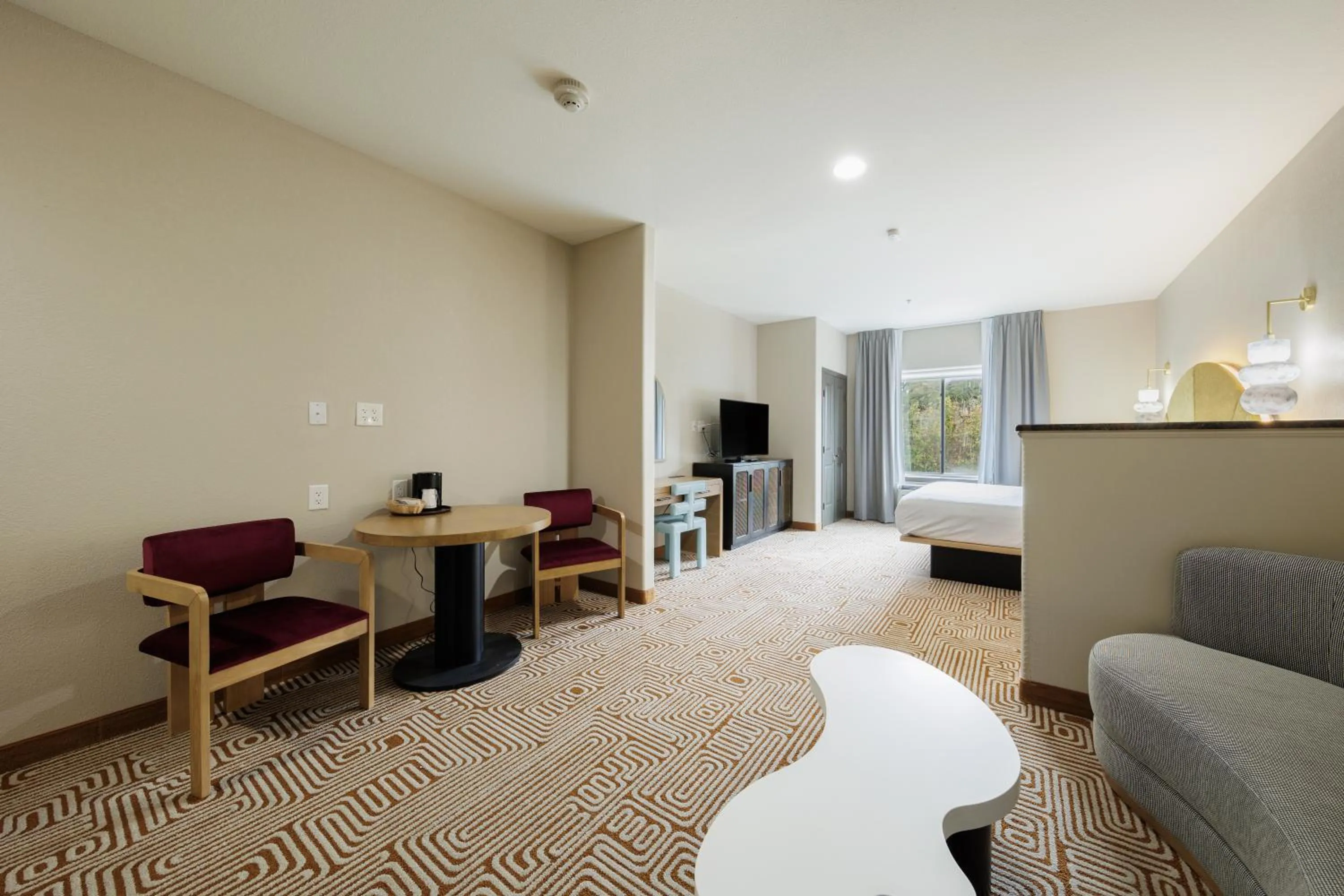 Living room, Bed in Blanco River Hotel