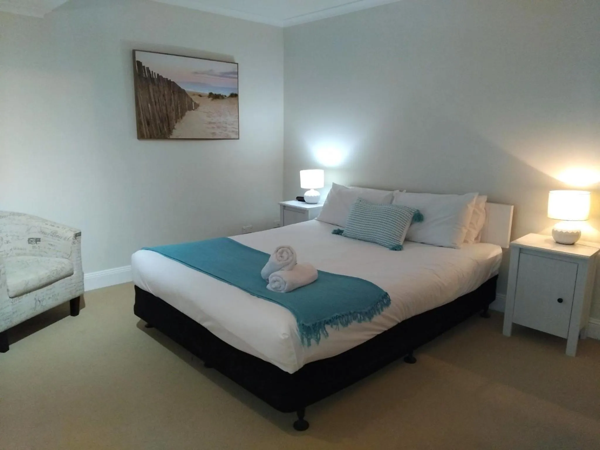 Bed in Stay At Raffertys Resort