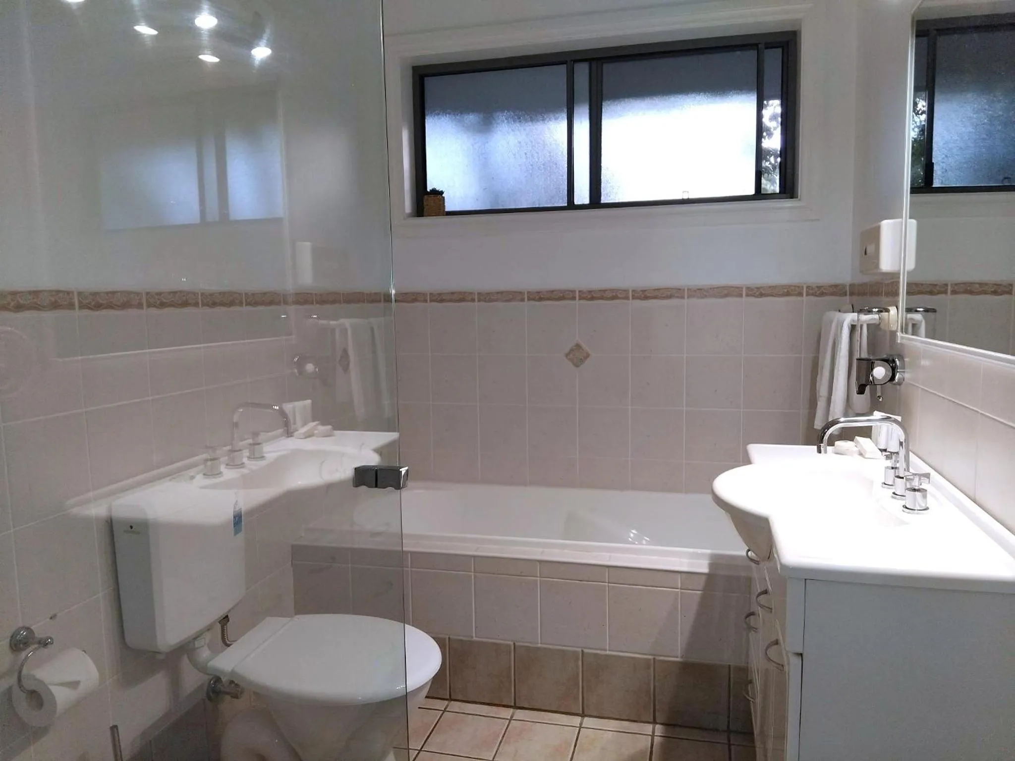 Shower in Stay At Raffertys Resort