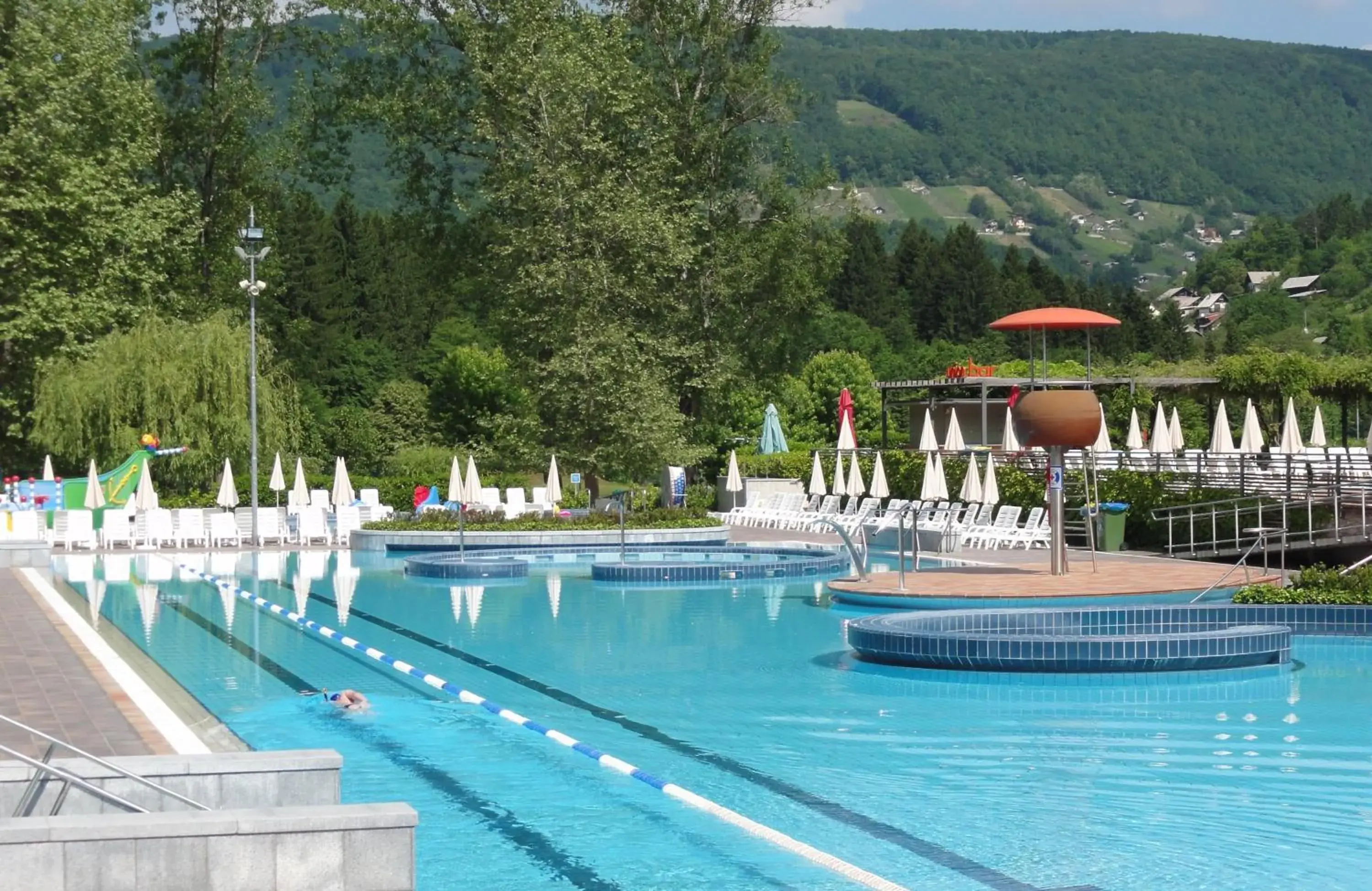 Facade/entrance in Hotel Kristal - Terme Krka Facade/entrance in Hotel Kristal - Terme Krka