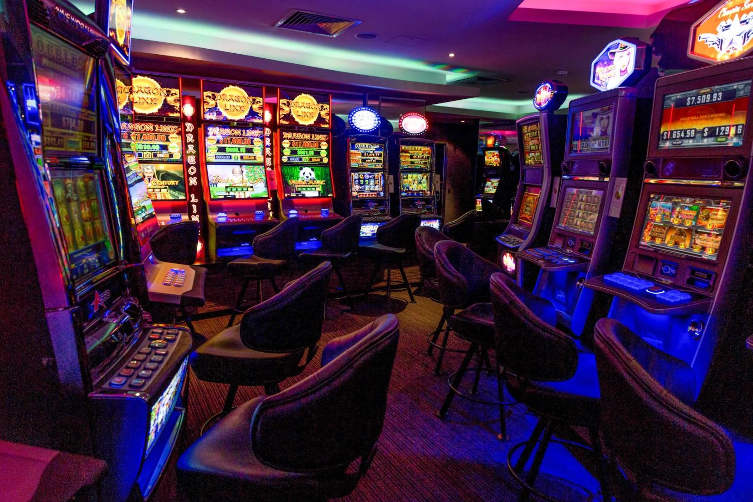 Lounge or bar in Coolangatta Sands Hotel