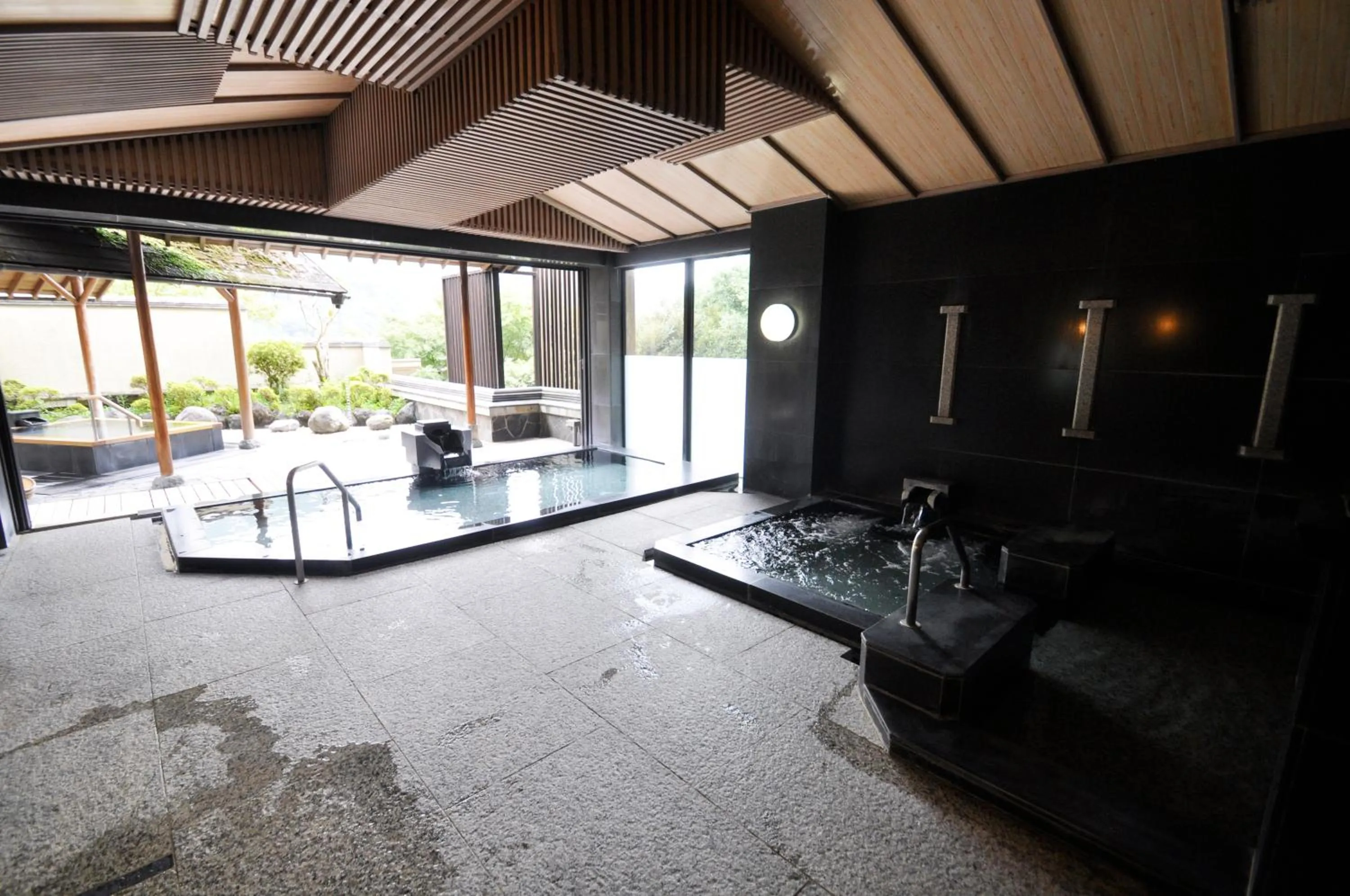 Hot Spring Bath in Aura Tachibana