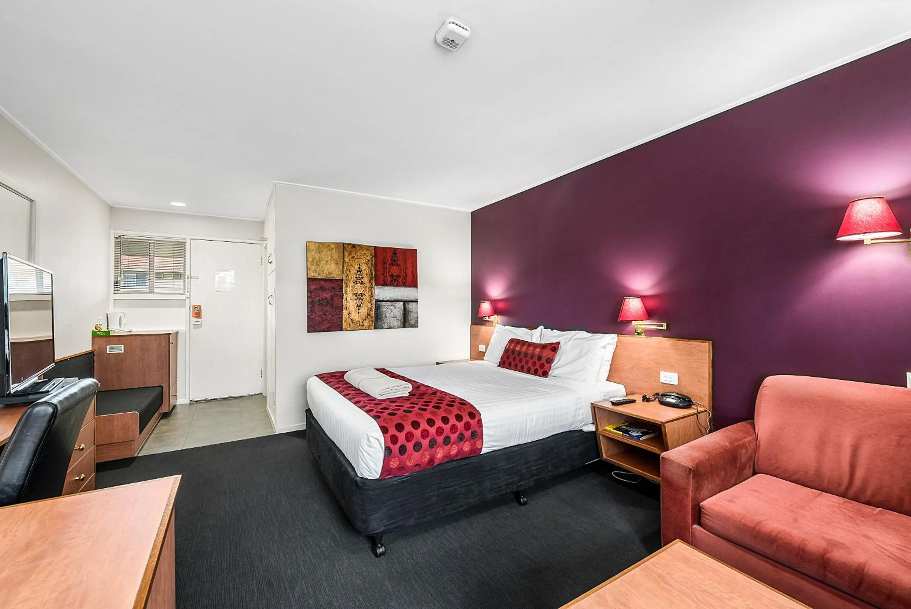 TV and multimedia, Bed in The Henty