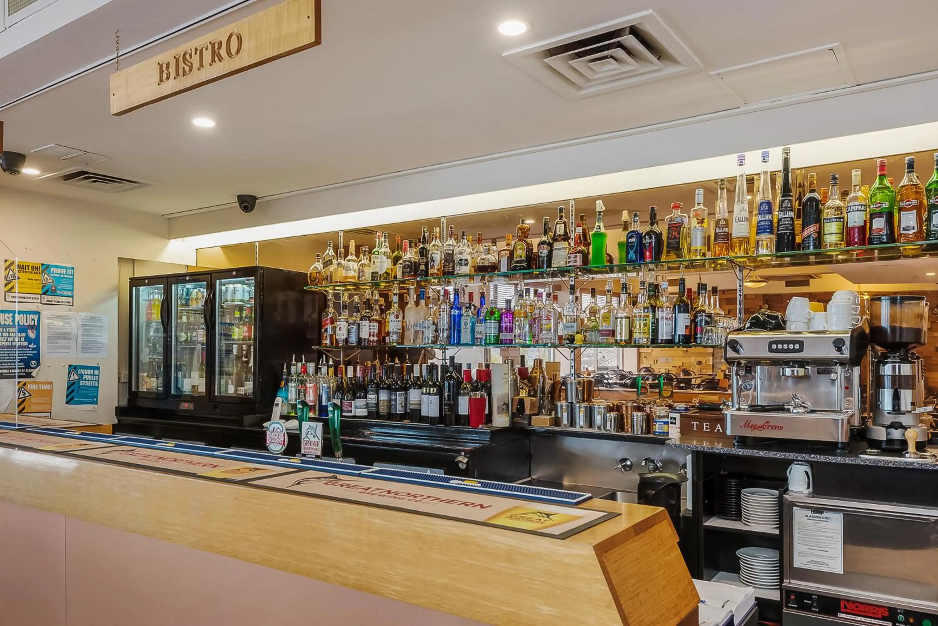 Restaurant/places to eat in Marquis Hotel Motel