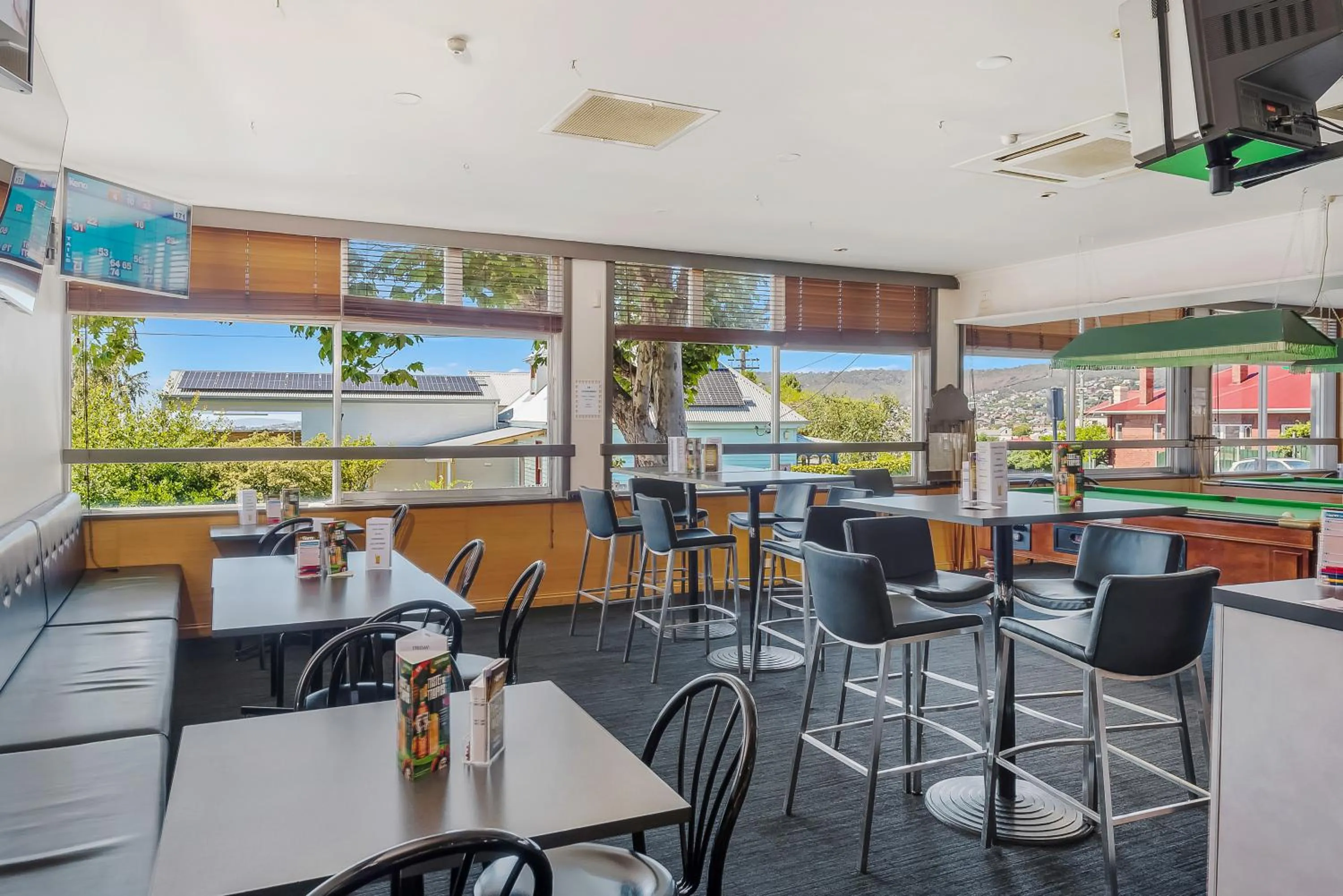 Lounge or bar in Marquis Hotel Motel