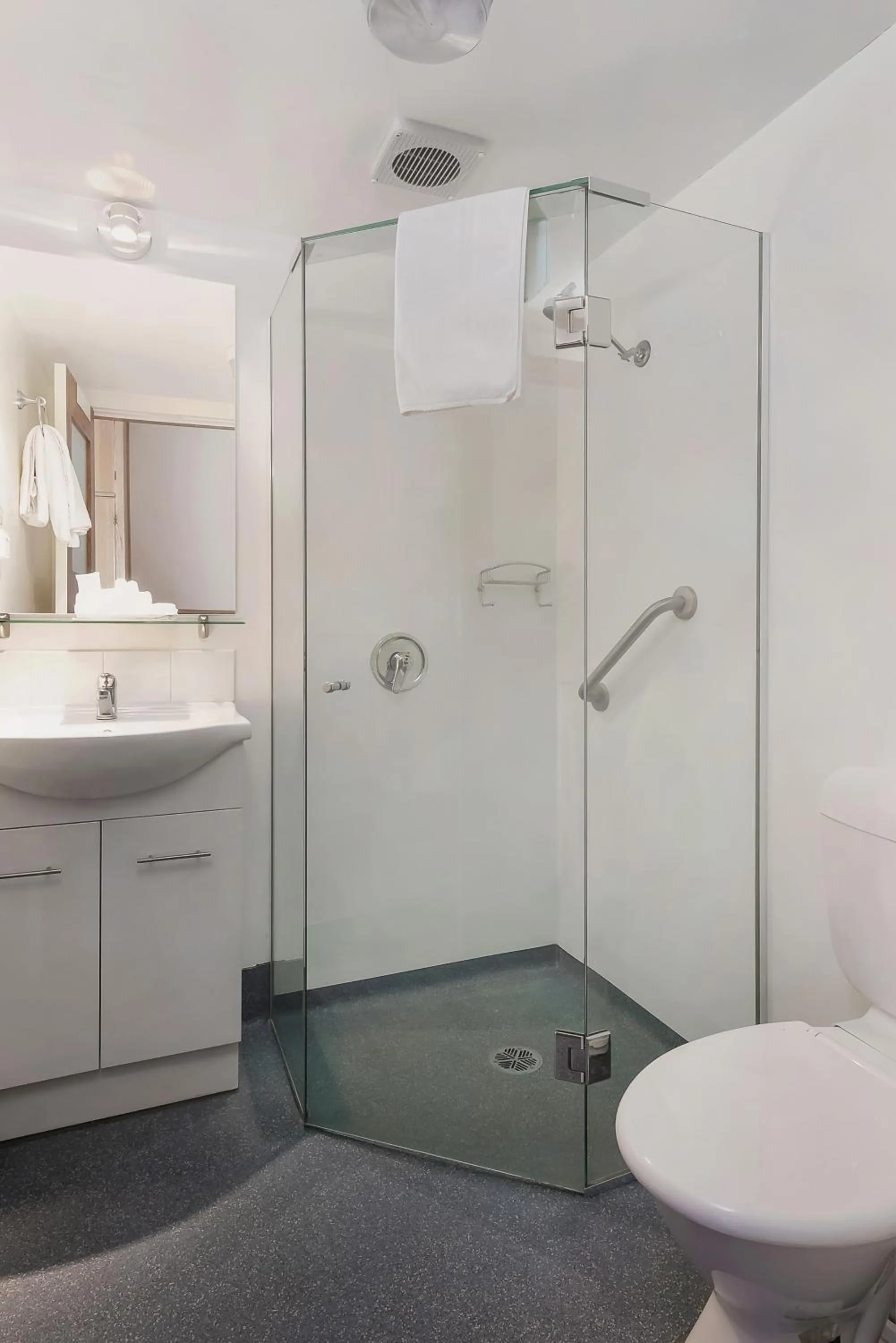 Bathroom in Marquis Hotel Motel