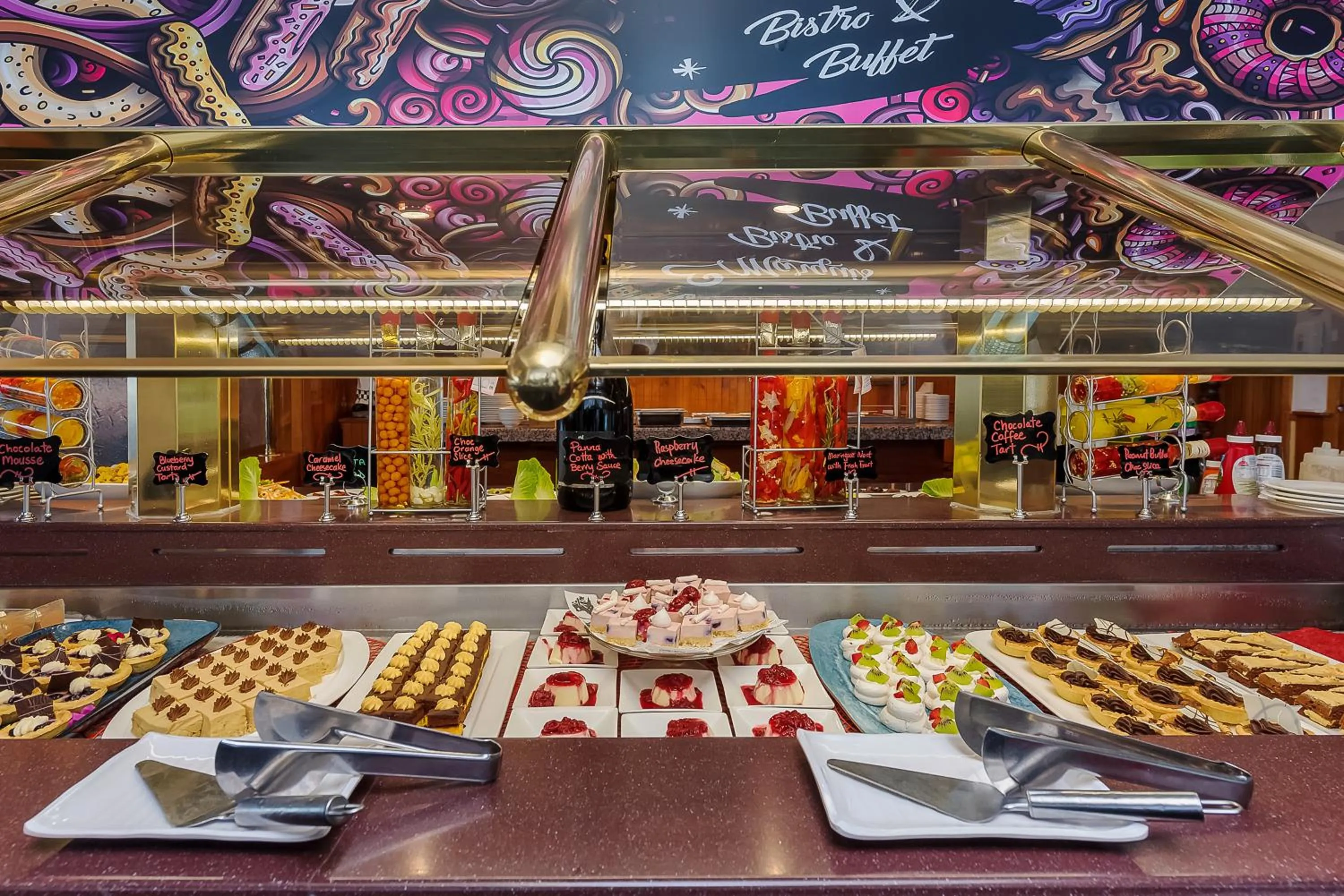 Restaurant/places to eat in Marquis Hotel Motel