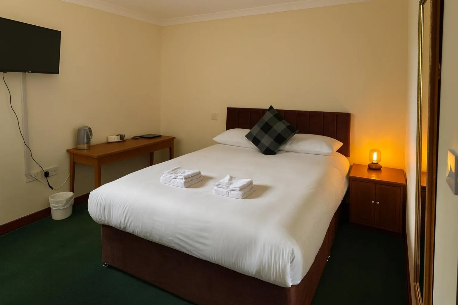 Bed in The Anchorage