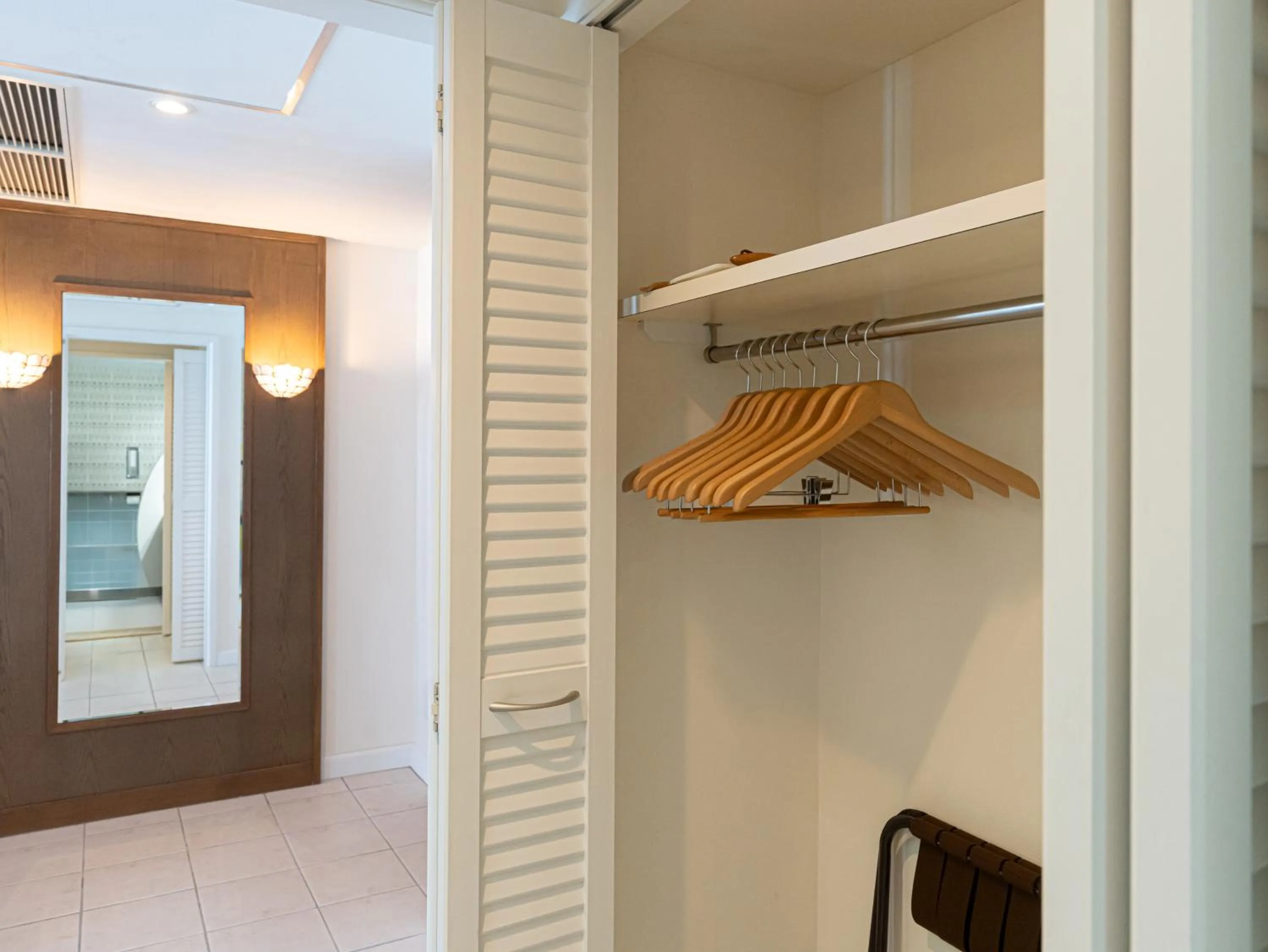 wardrobe in Hotel Atollemerald Miyakojima