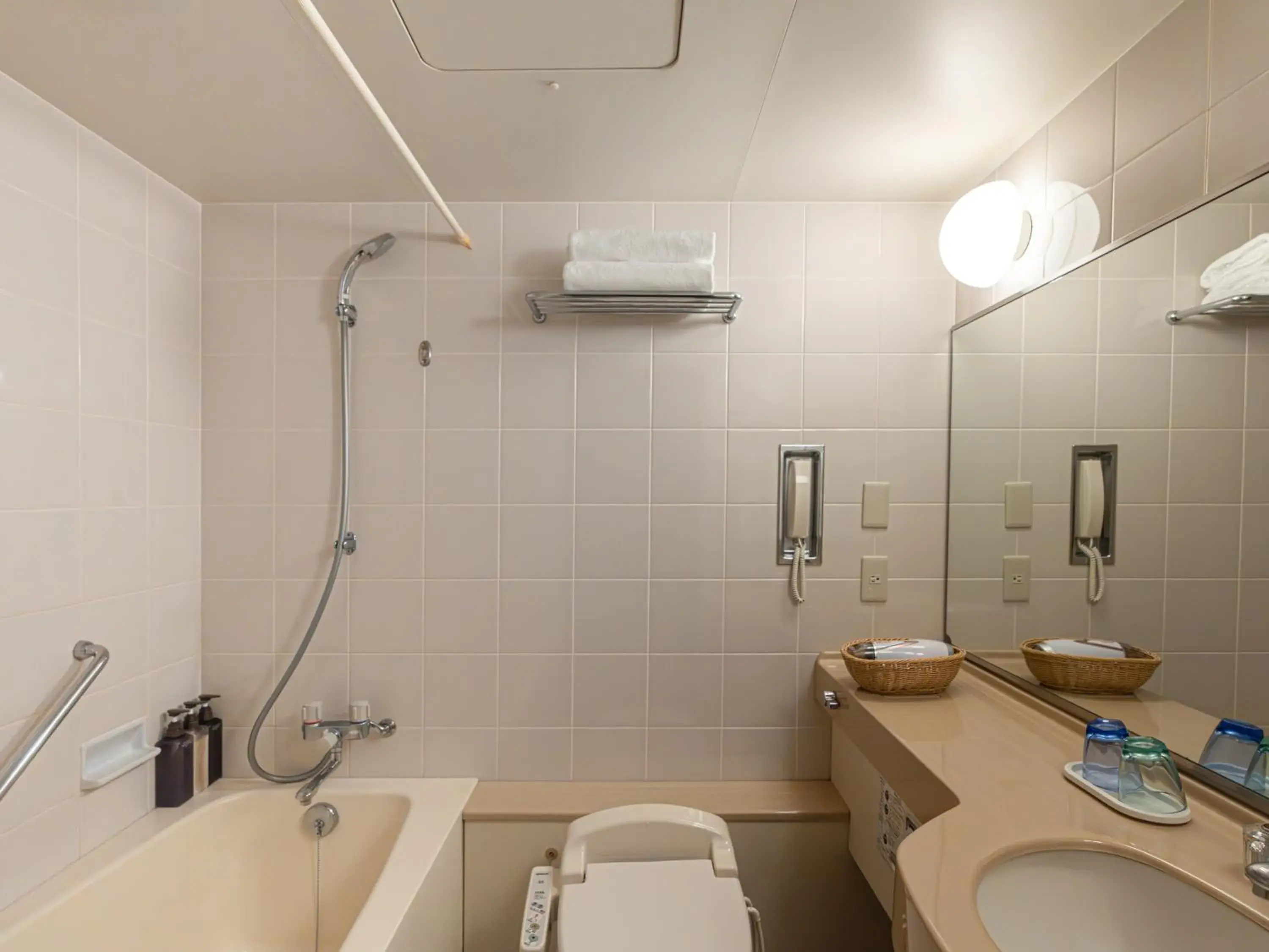Bathroom in Hotel Atollemerald Miyakojima Bathroom in Hotel Atollemerald Miyakojima