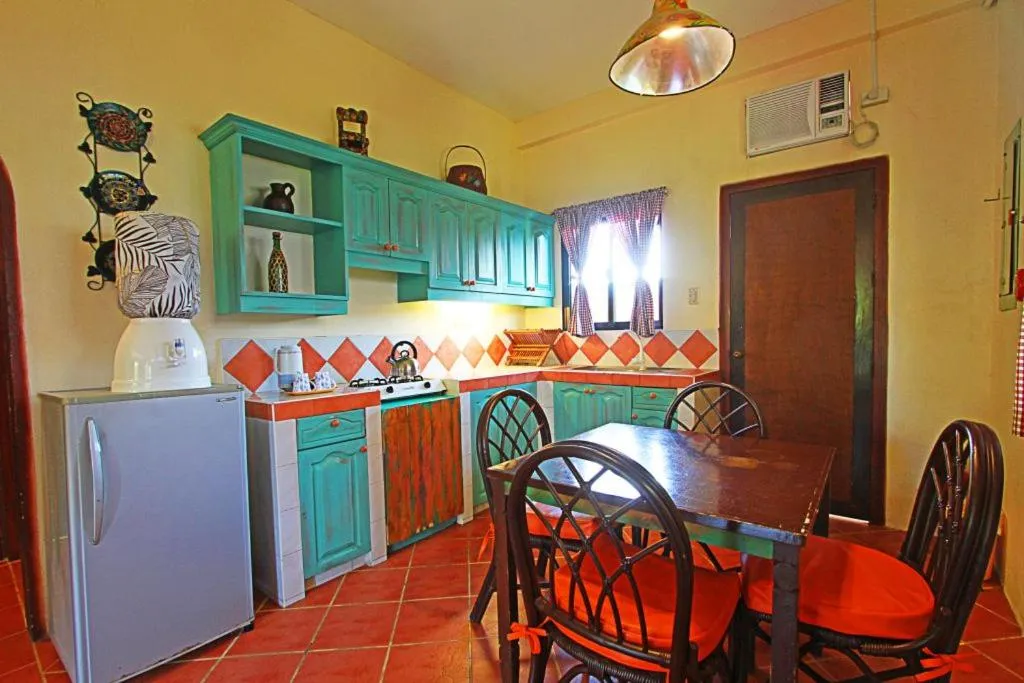 Kitchen or kitchenette in Florentina Homes