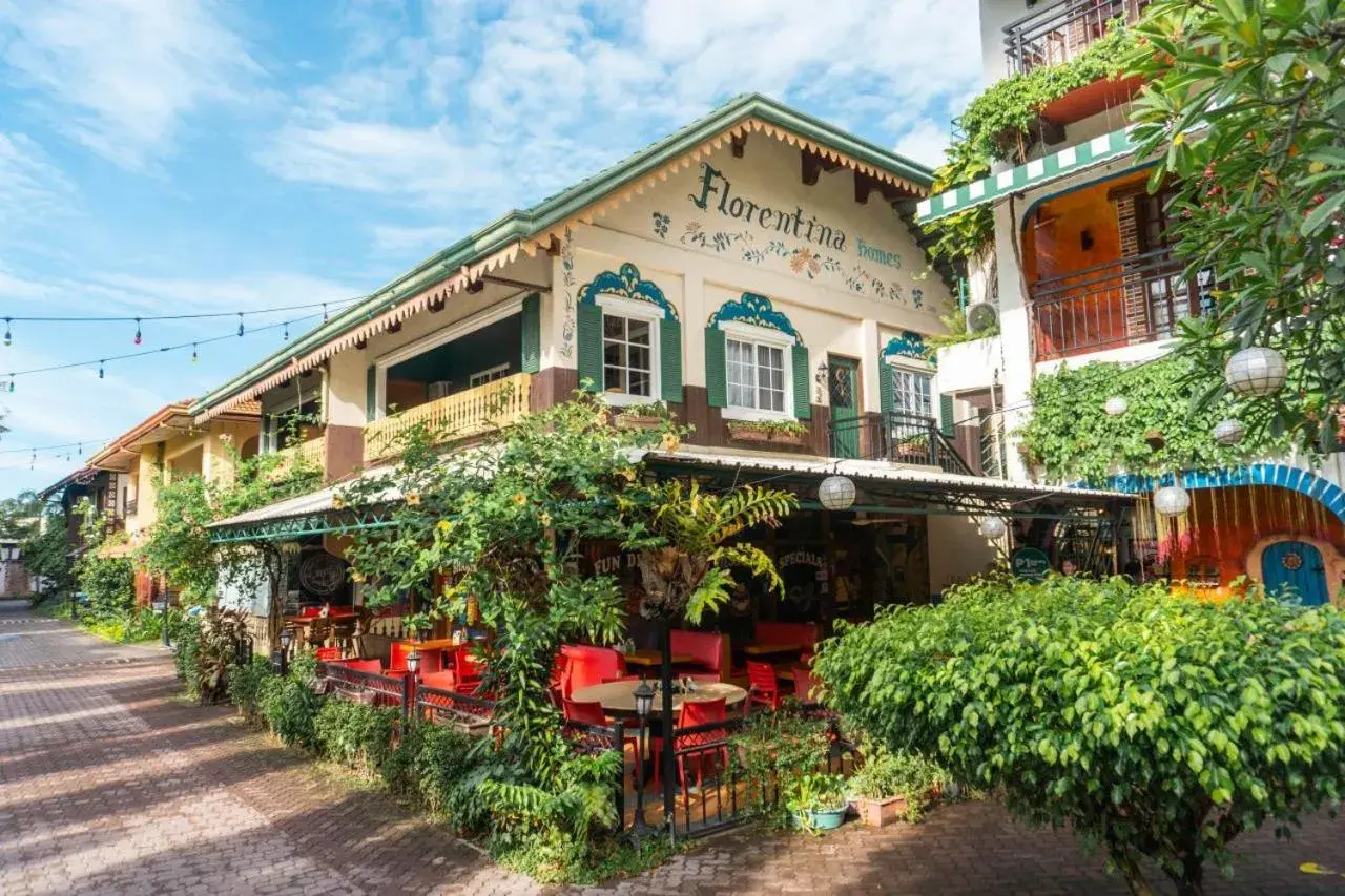 Property building in Florentina Homes Property building in Florentina Homes