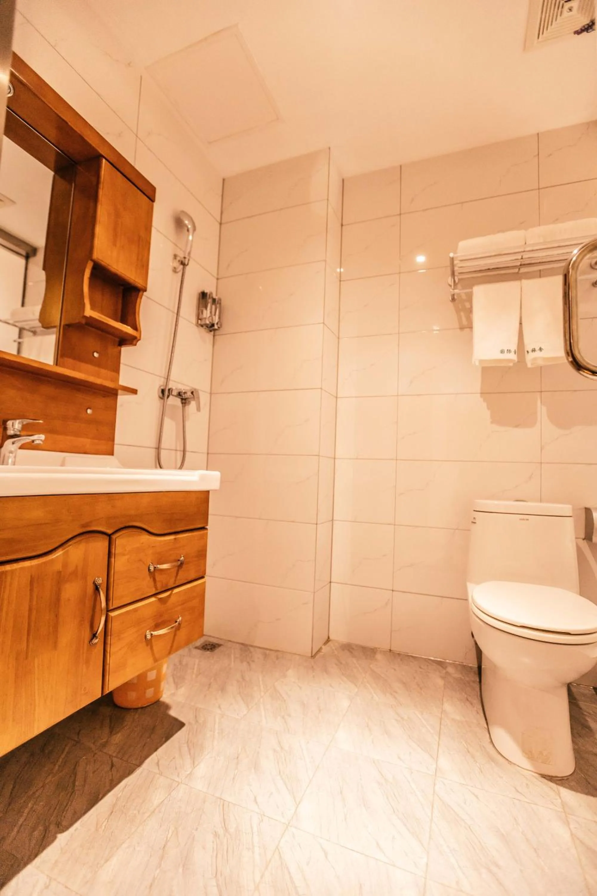 Bathroom in Qufu International Youth Hostel