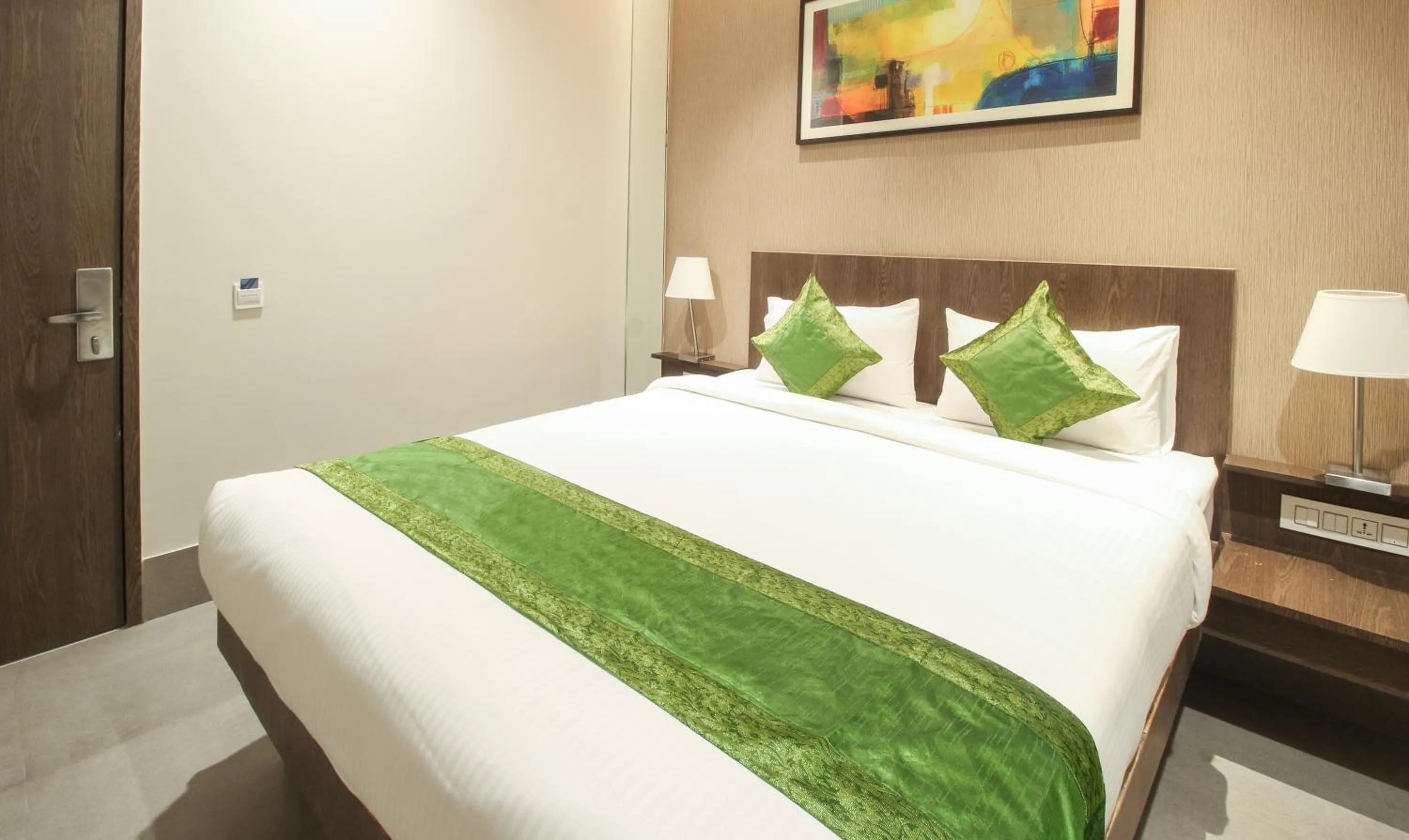 Bed in Treebo Elite Residency - 2 kms from Railway station