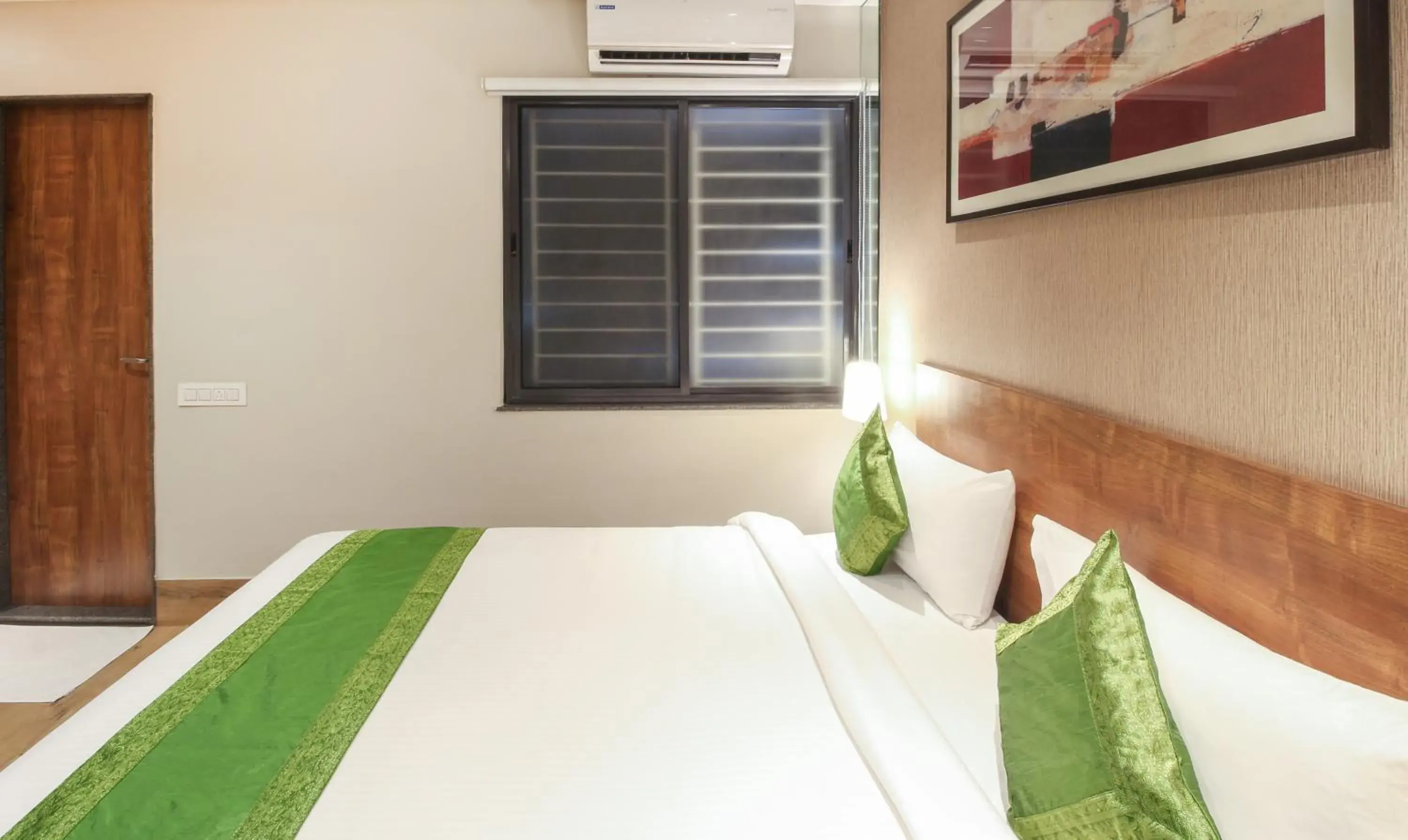 Bed in Treebo Elite Residency - 2 kms from Railway station Bed in Treebo Elite Residency - 2 kms from Railway station