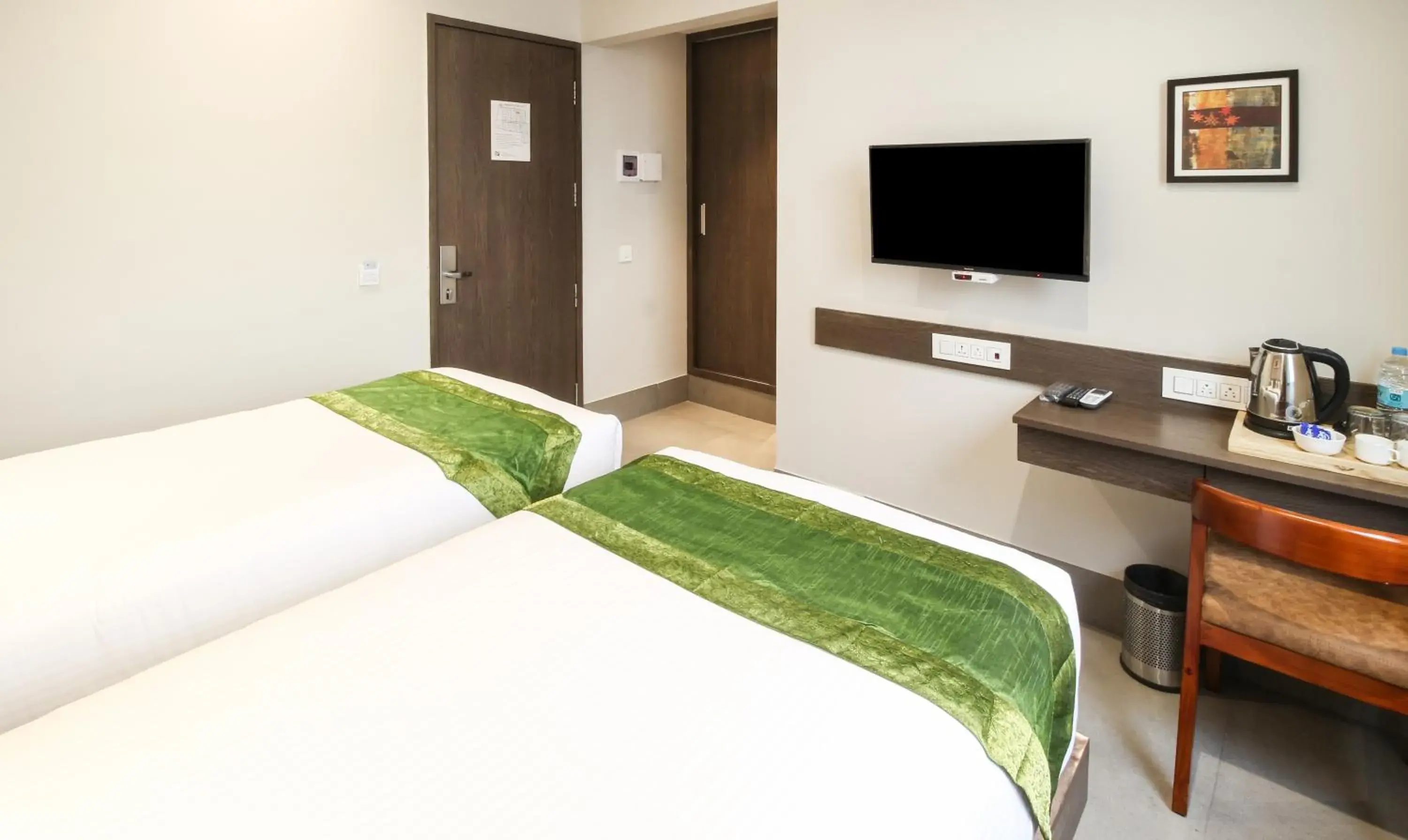 Bed in Treebo Elite Residency - 2 kms from Railway station Bed in Treebo Elite Residency - 2 kms from Railway station