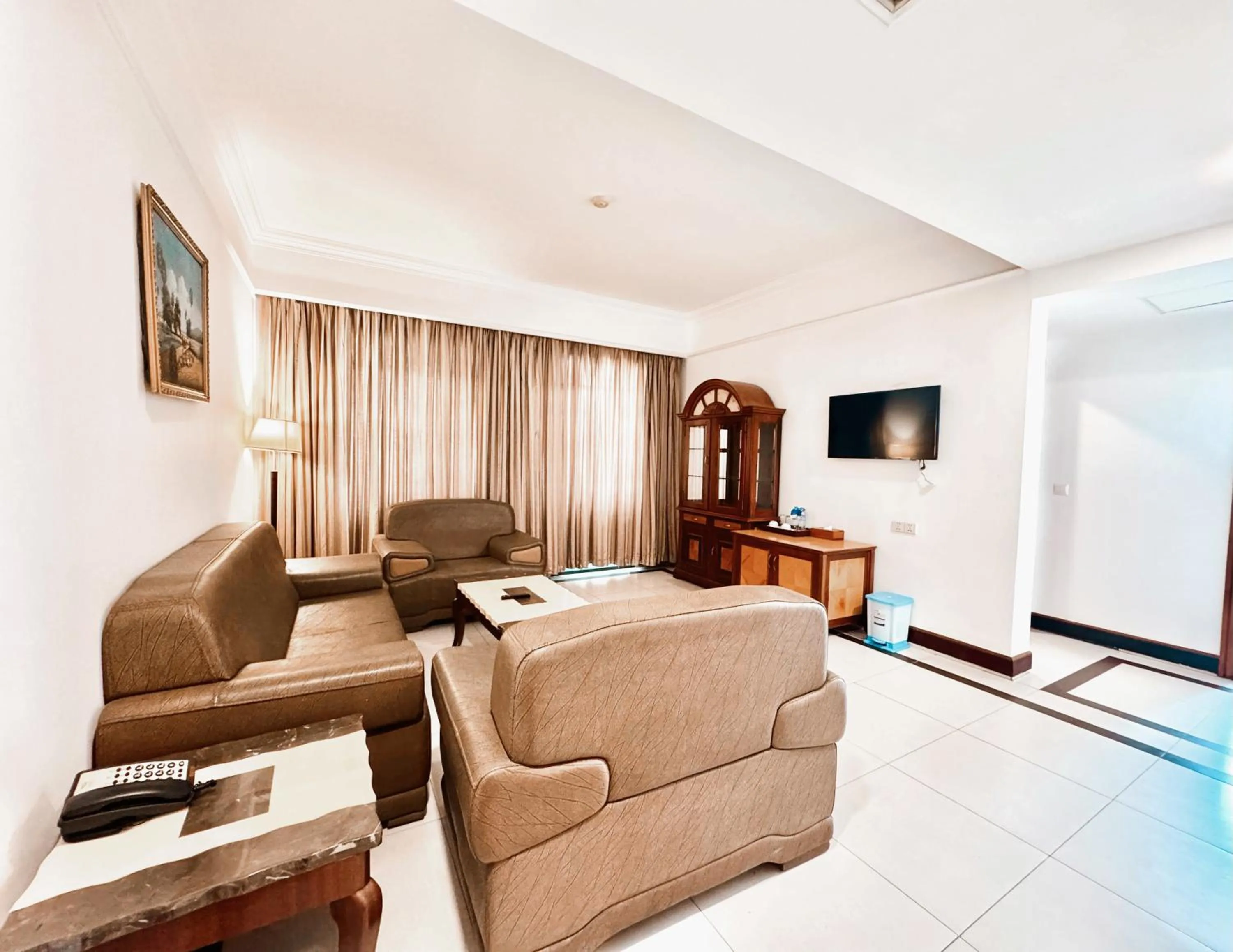 Living room, Bed in Hotel Sor