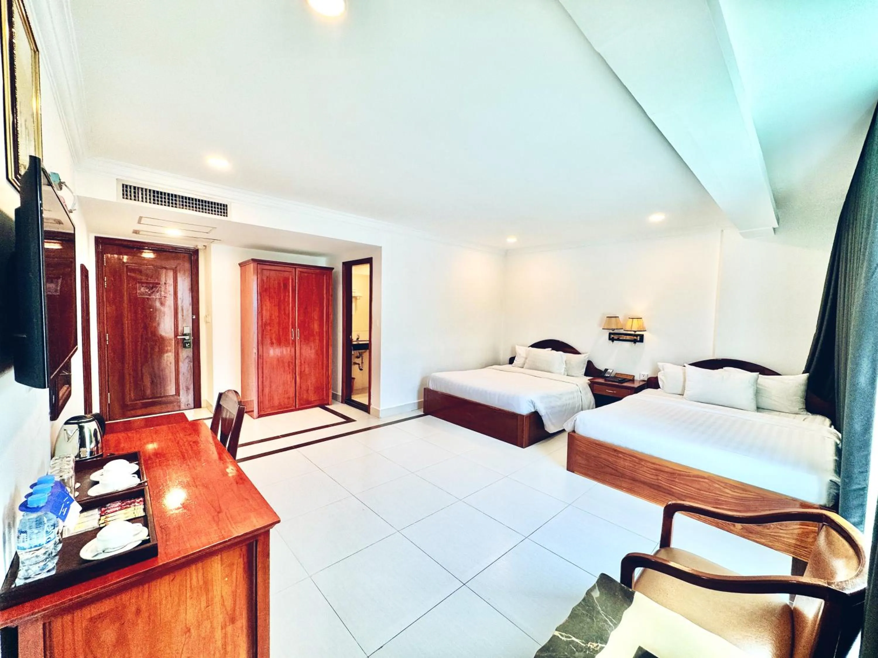 View (from property/room), Bed in Hotel Sor