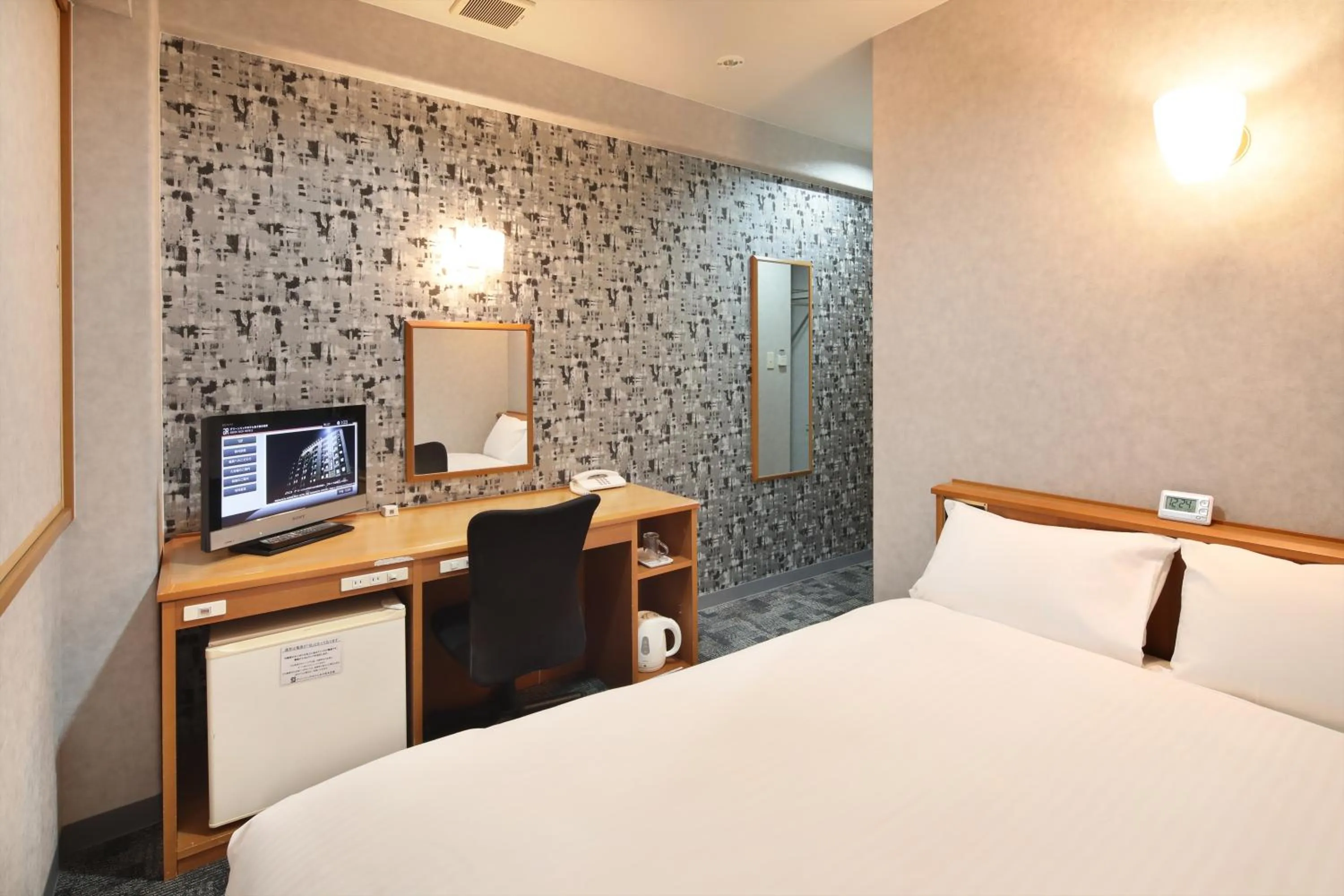 Photo of the whole room, Bed in Green Rich Hotel Aso Kumamoto Airport (Artificial hot spring Futamata Yunohana)