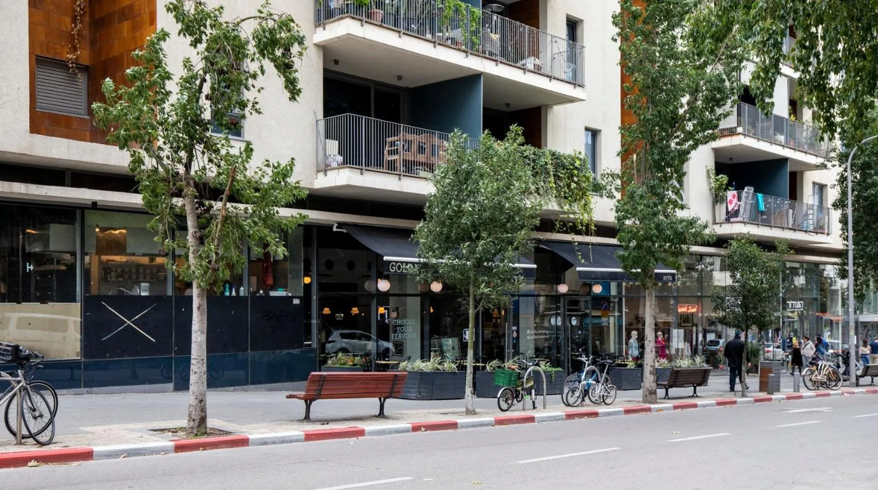 Neighbourhood in Penthouse 3BR near Rothschild bd by HolyGuest