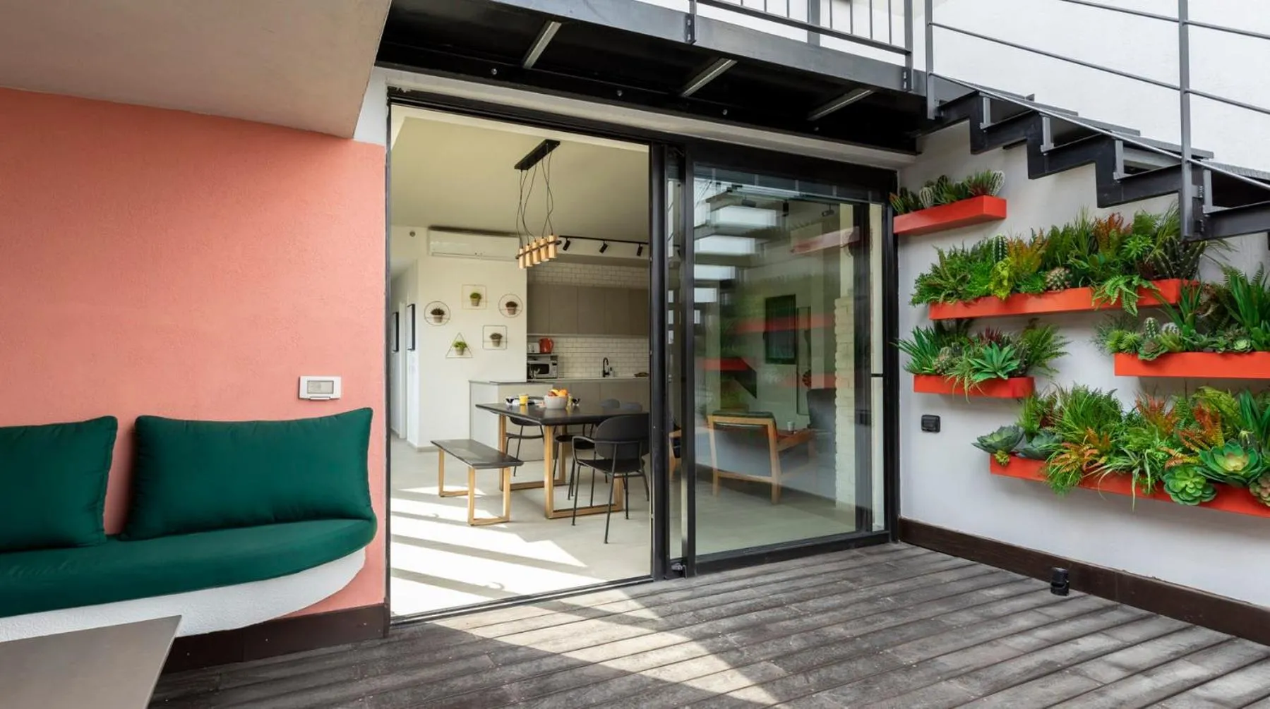 Balcony/Terrace in Penthouse 3BR near Rothschild bd by HolyGuest