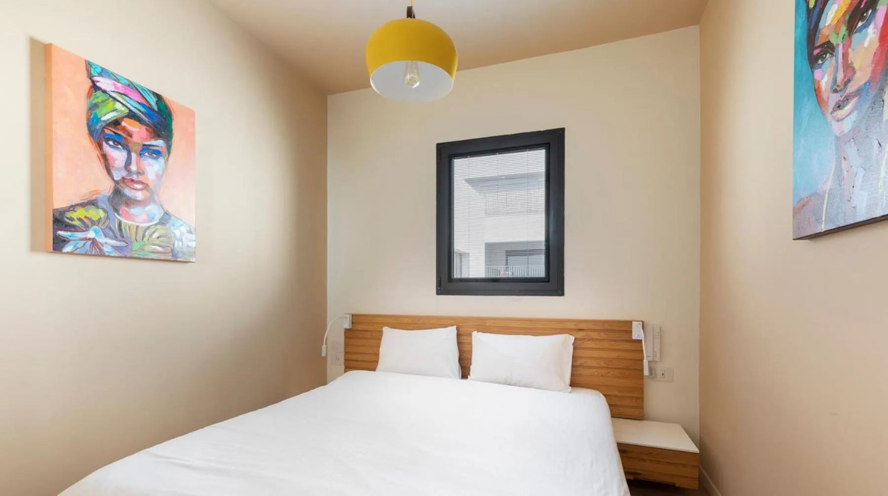 Bed in Penthouse 3BR near Rothschild bd by HolyGuest