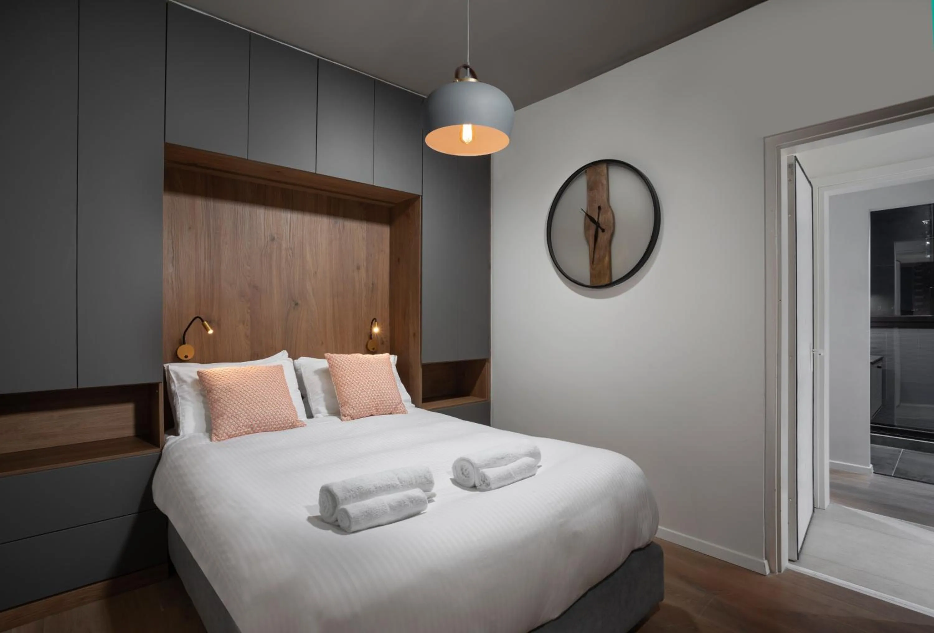 Bed in Penthouse 3BR near Rothschild bd by HolyGuest