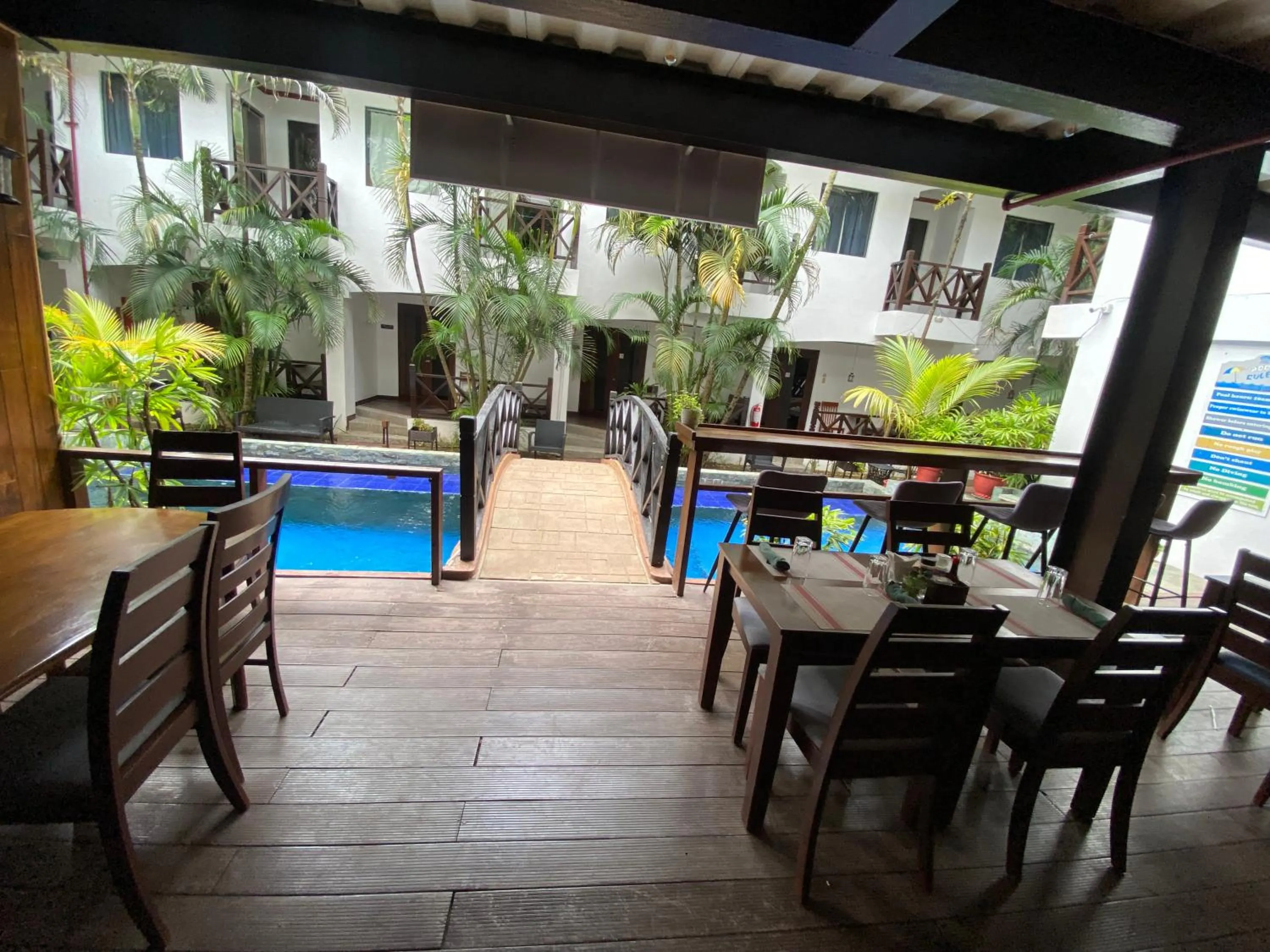 Restaurant/places to eat in Nirvana Beach Resort