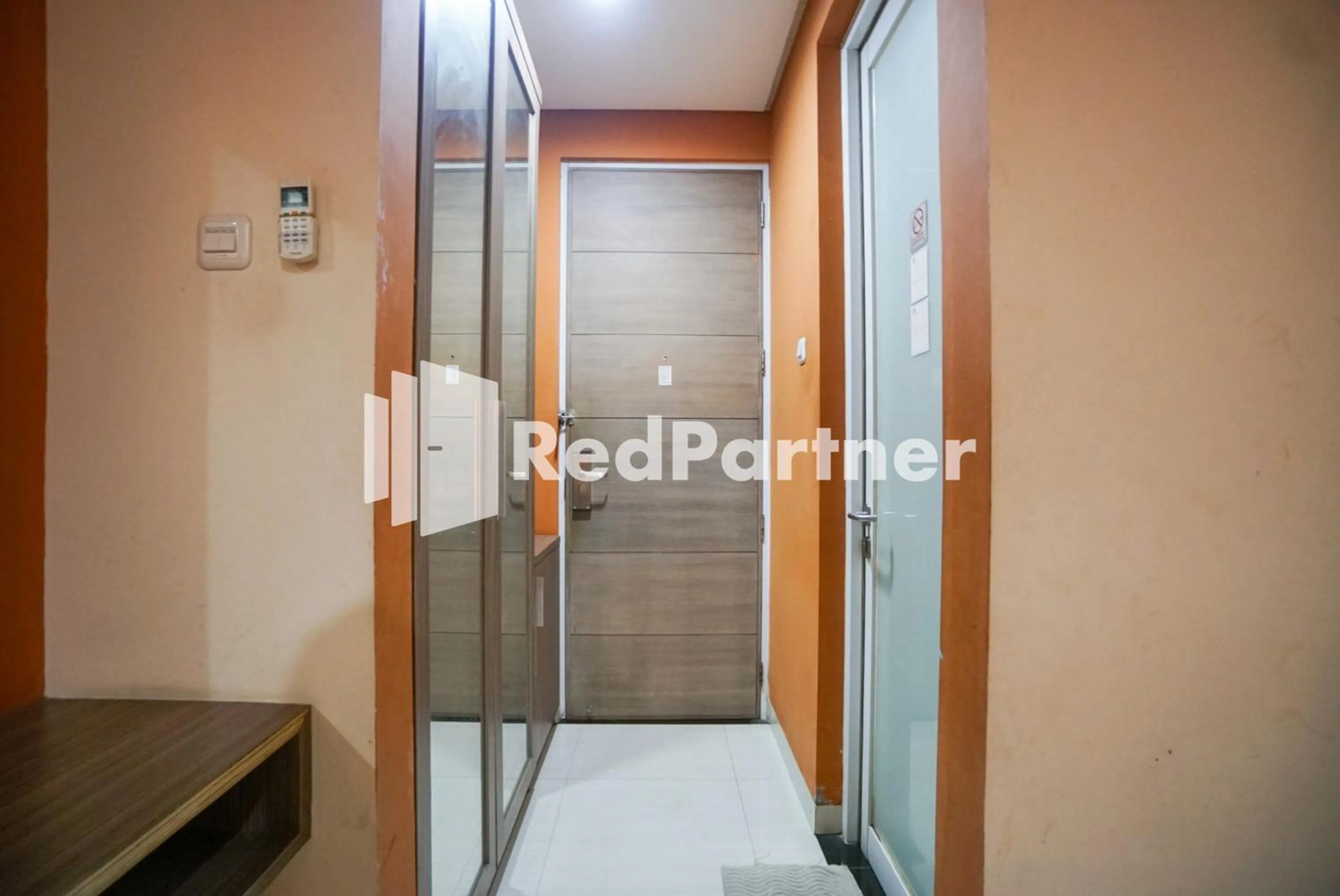 Bedroom in Tirta Mansion Lippo Karawaci Mitra RedDoorz
