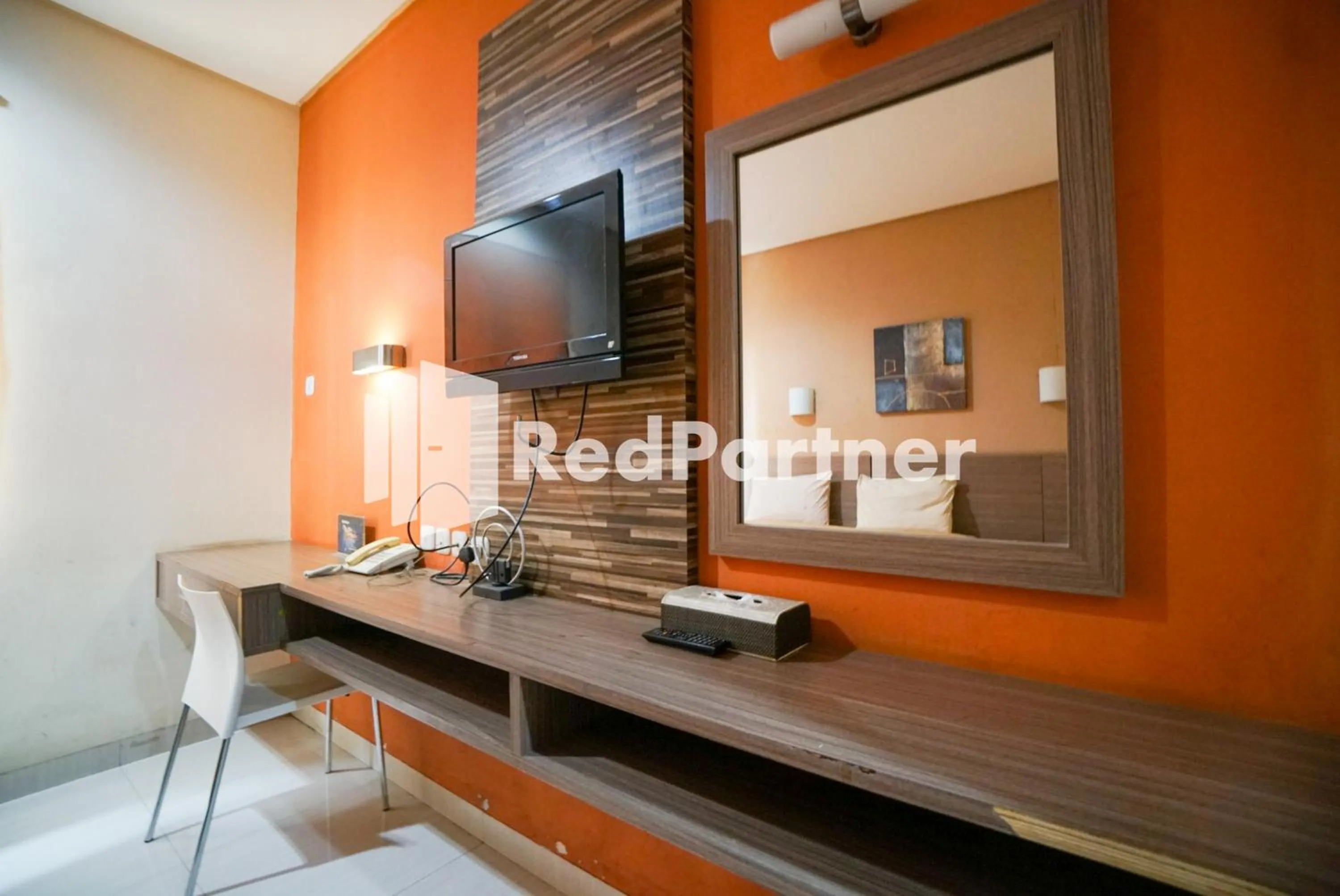 TV and multimedia in Tirta Mansion Lippo Karawaci Mitra RedDoorz