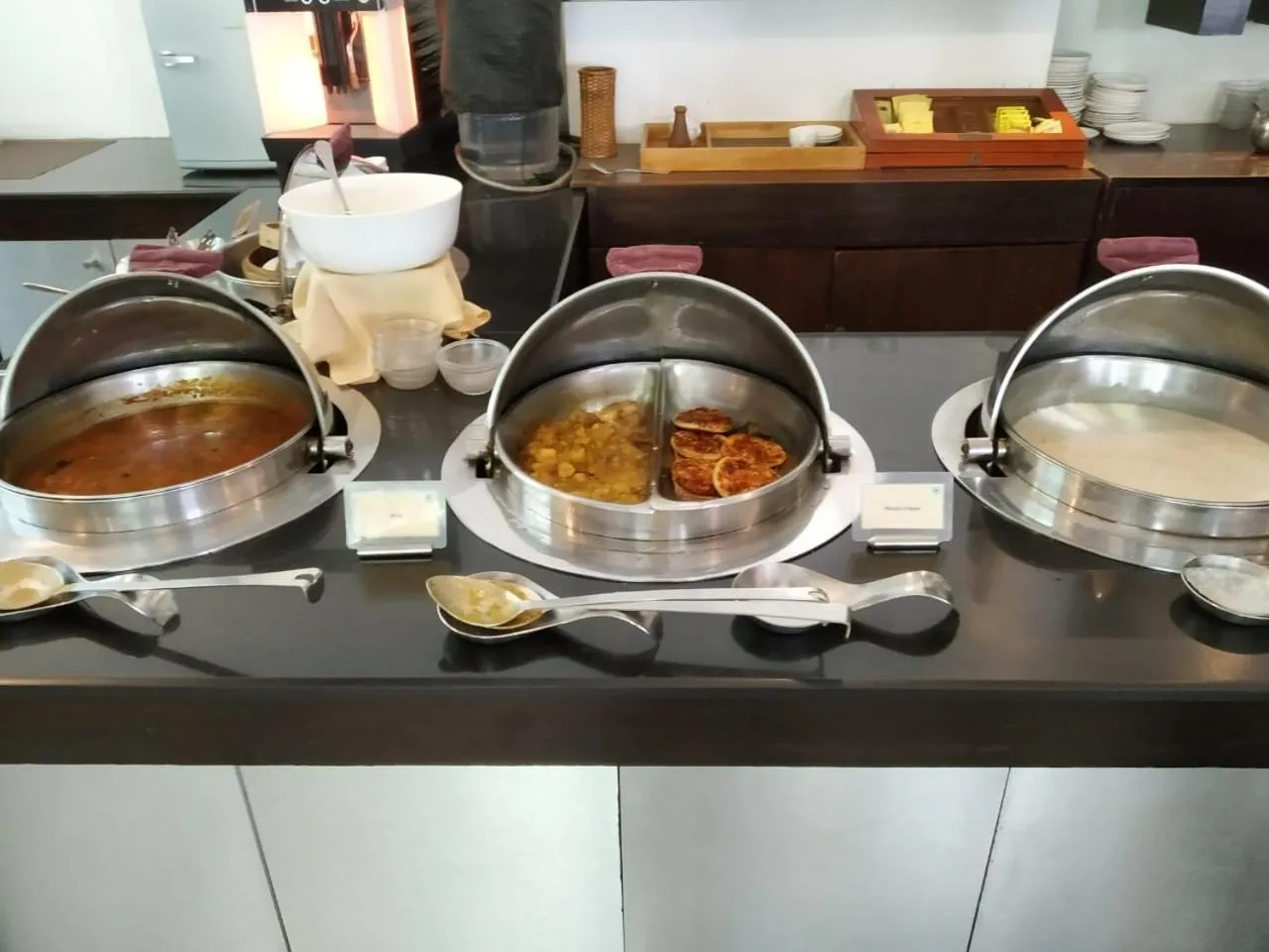 Breakfast in The Palms Town & Country Club - Resort