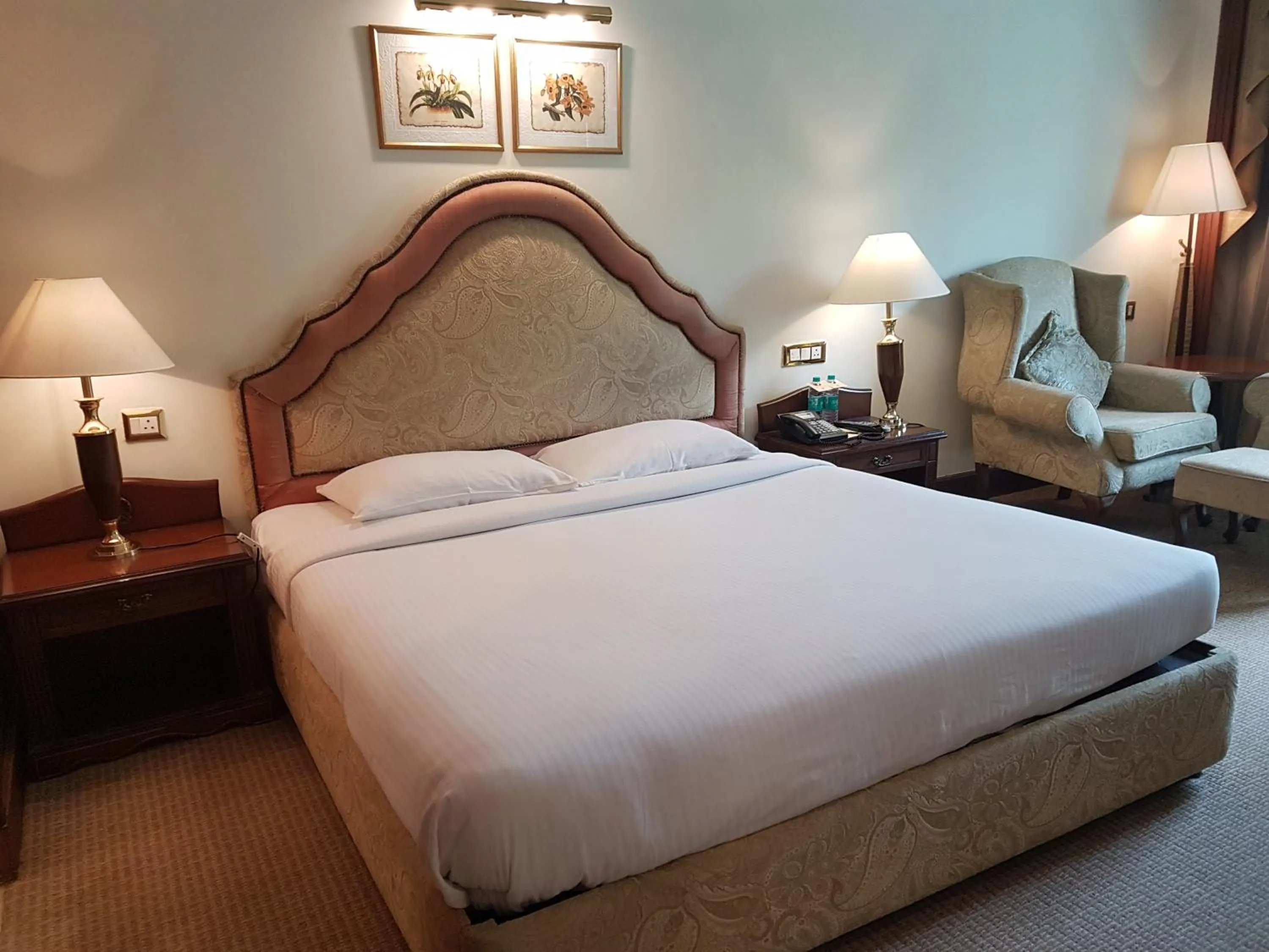 Photo of the whole room, Bed in The Palms Town & Country Club - Resort