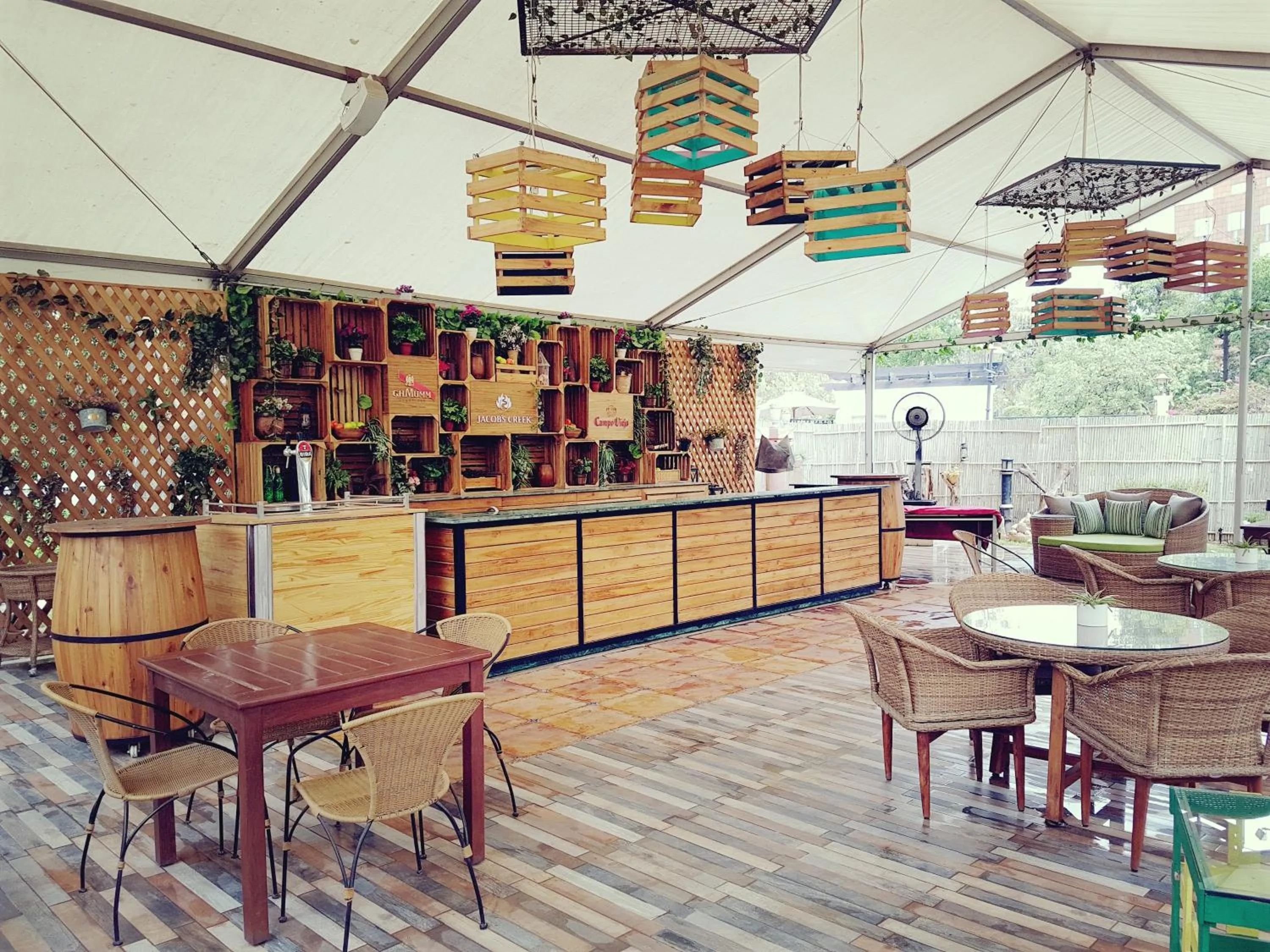 Restaurant/places to eat in The Palms Town & Country Club - Resort