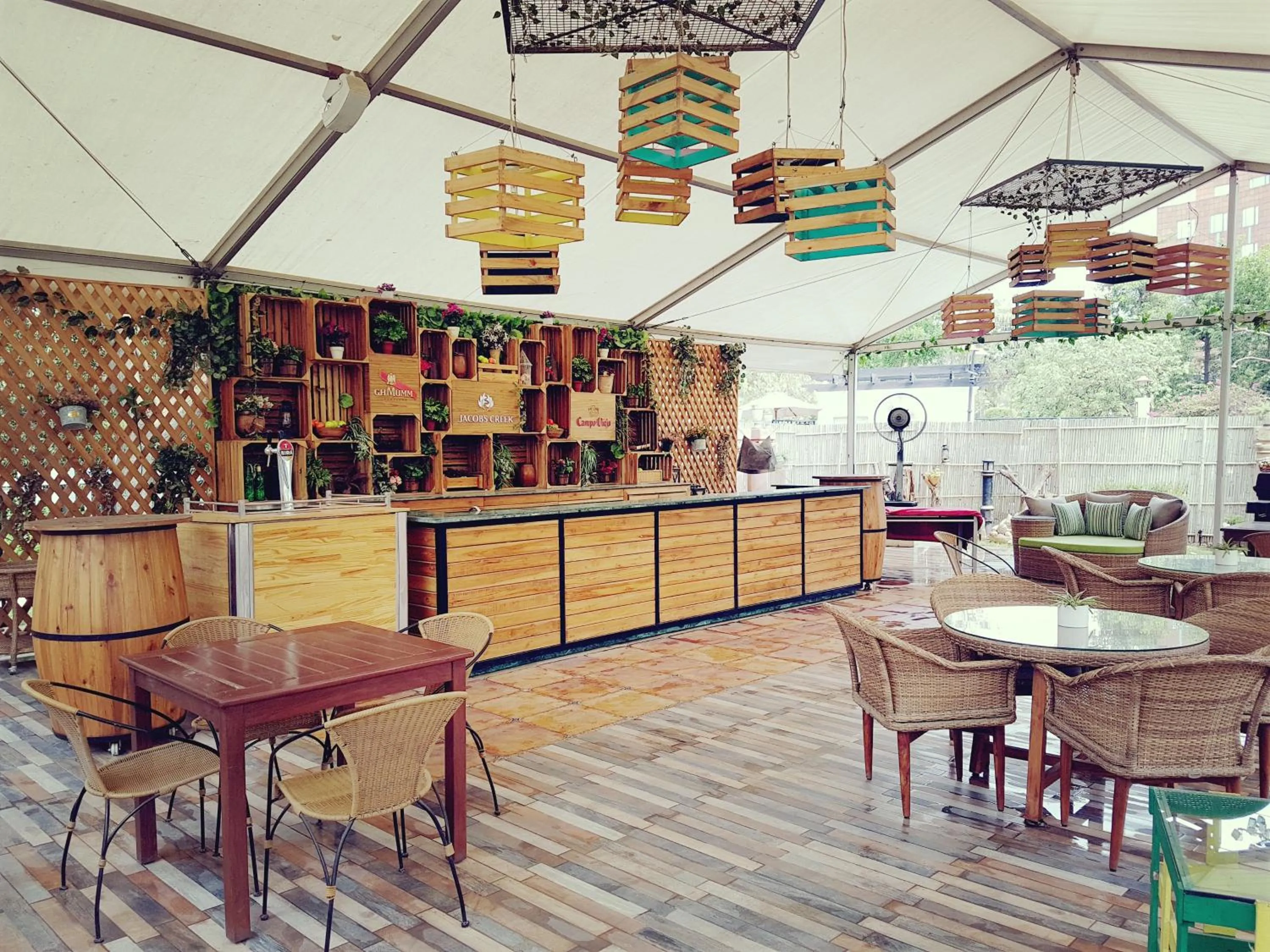 Restaurant/places to eat in The Palms Town & Country Club - Resort