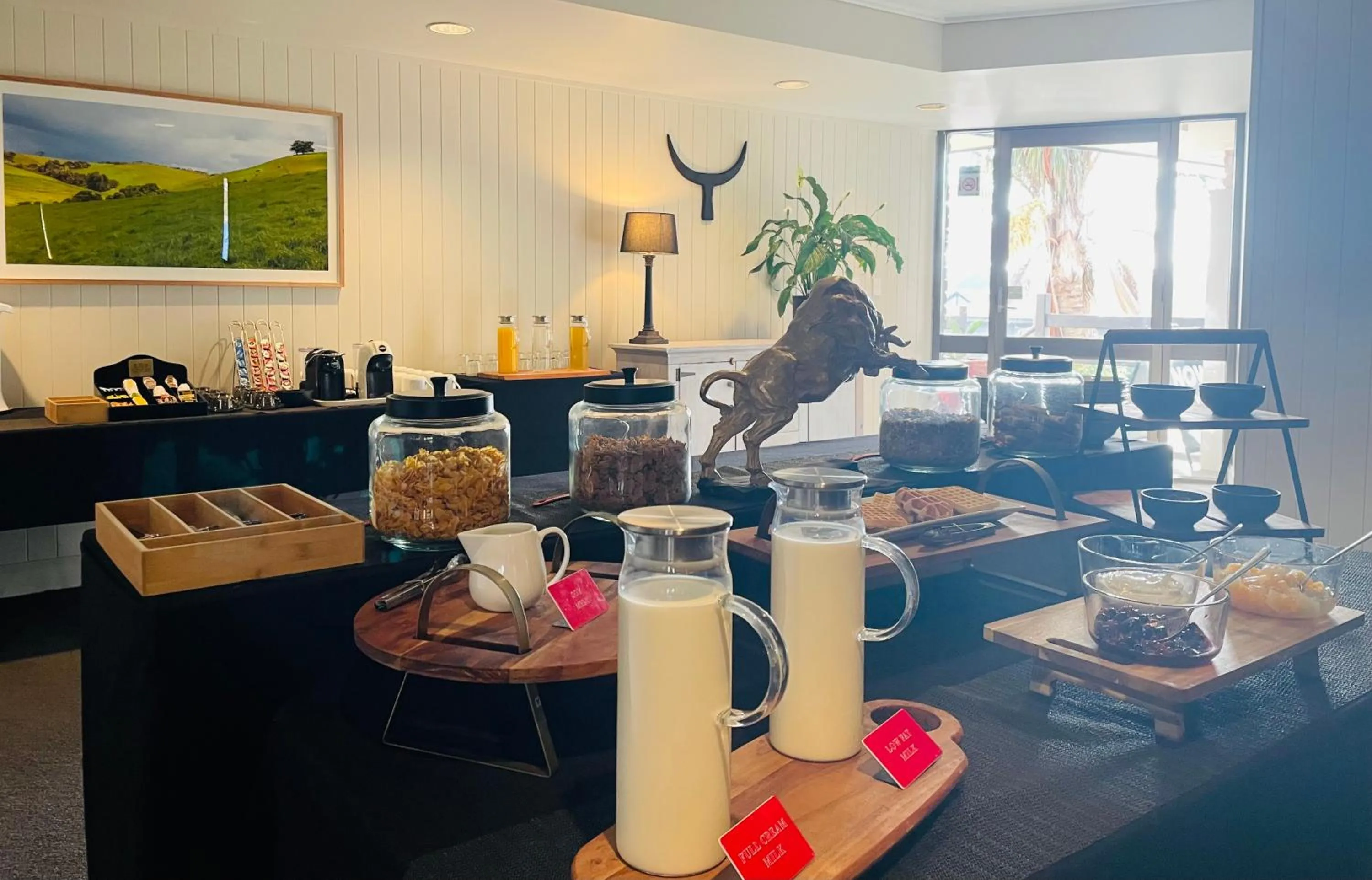 Breakfast in The Black Bull Motel