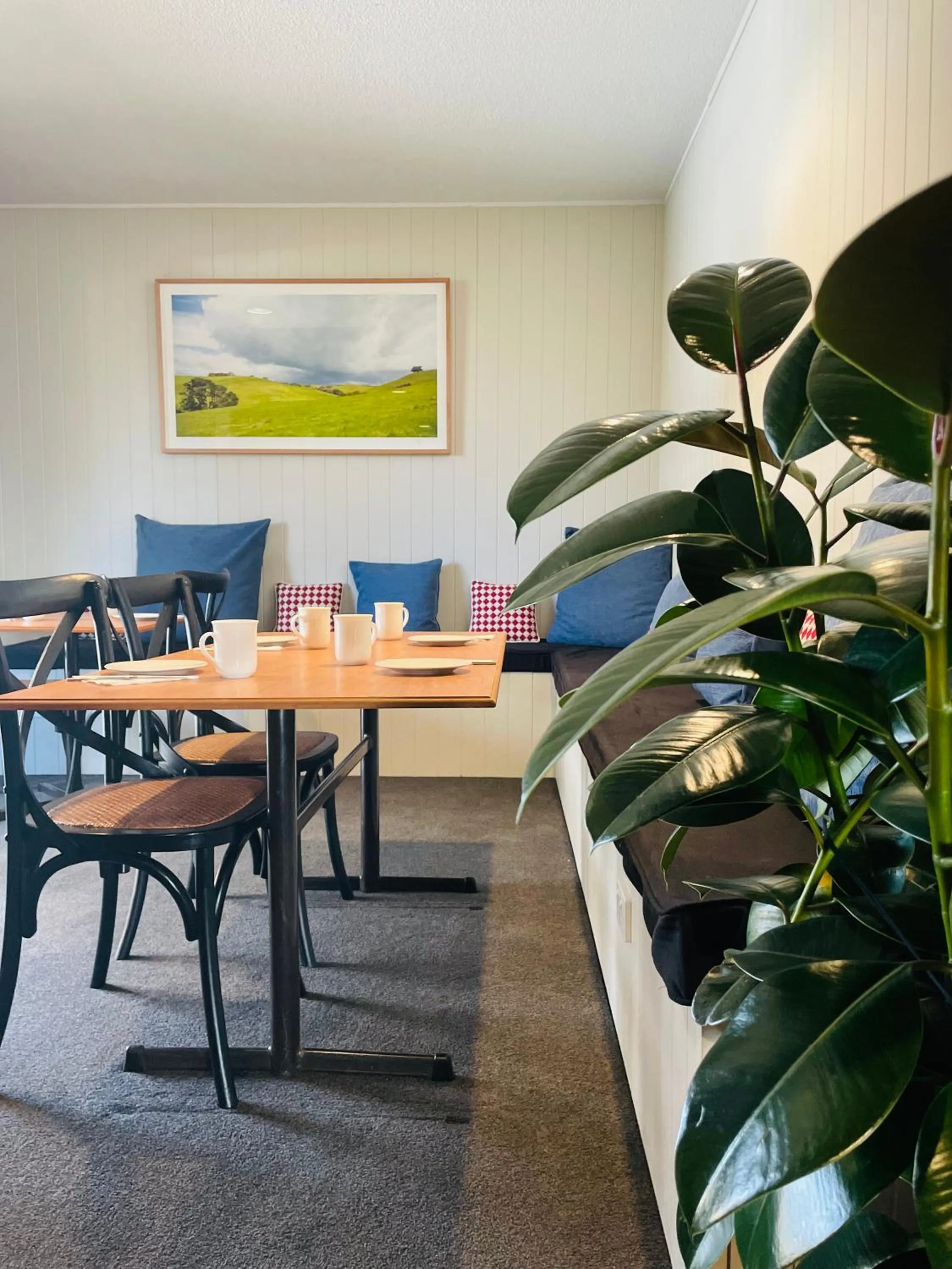 Breakfast in The Black Bull Motel