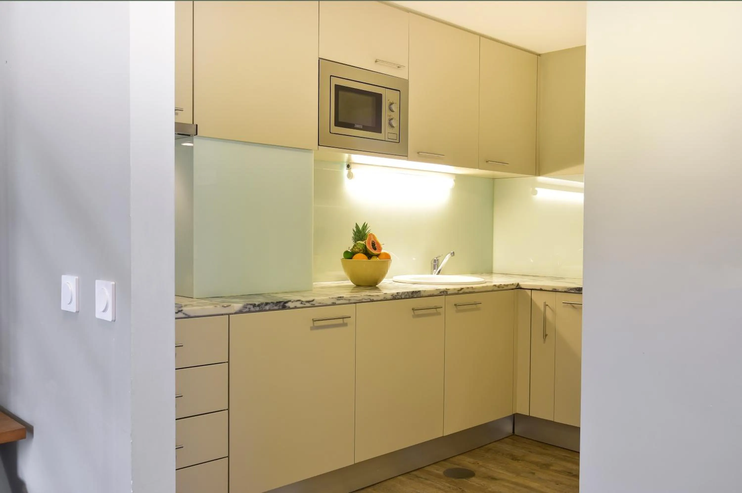 Kitchen or kitchenette in Aqualuz Lagos by The Editory