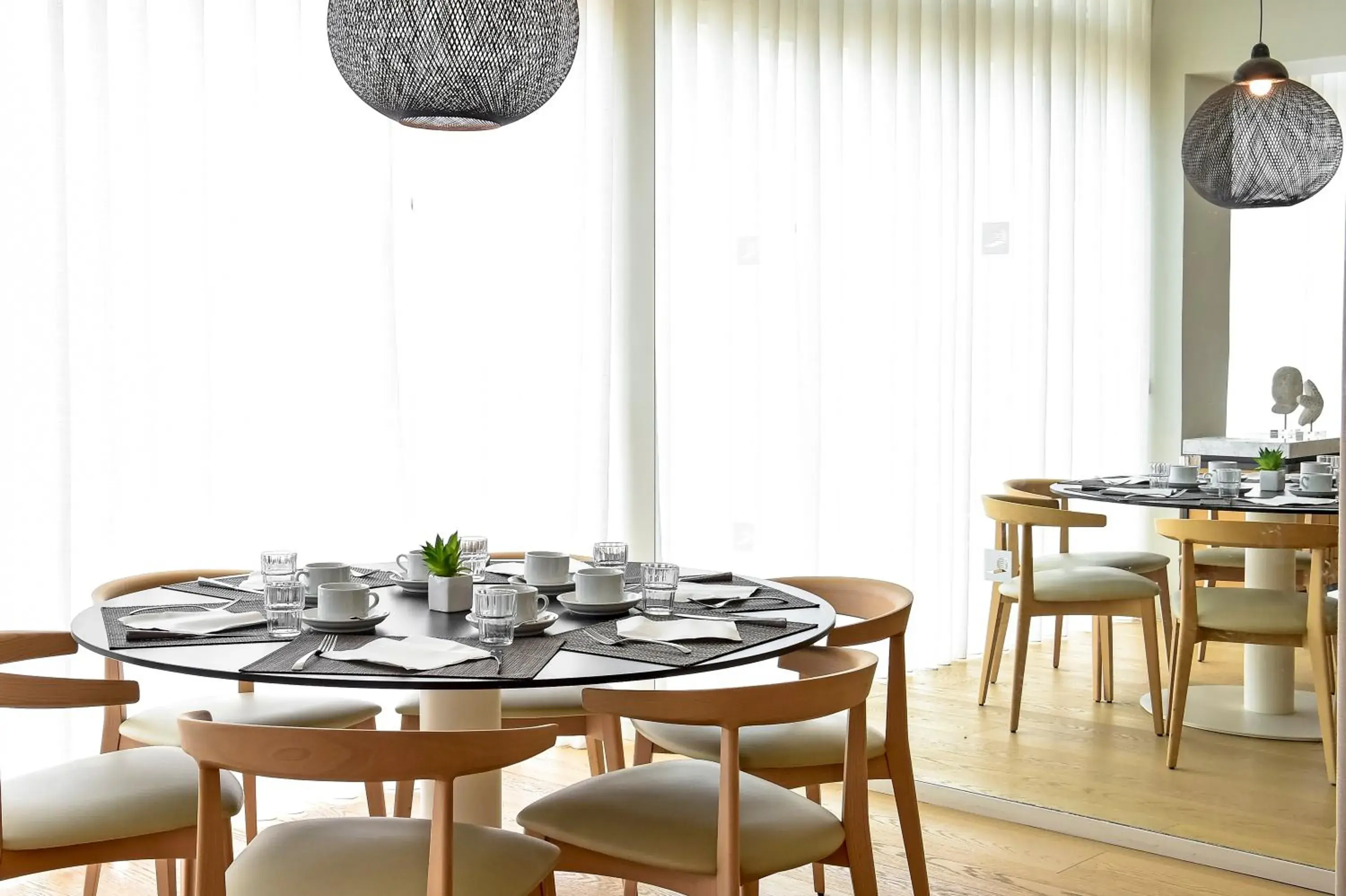 Restaurant/places to eat in Aqualuz Lagos by The Editory Restaurant/places to eat in Aqualuz Lagos by The Editory